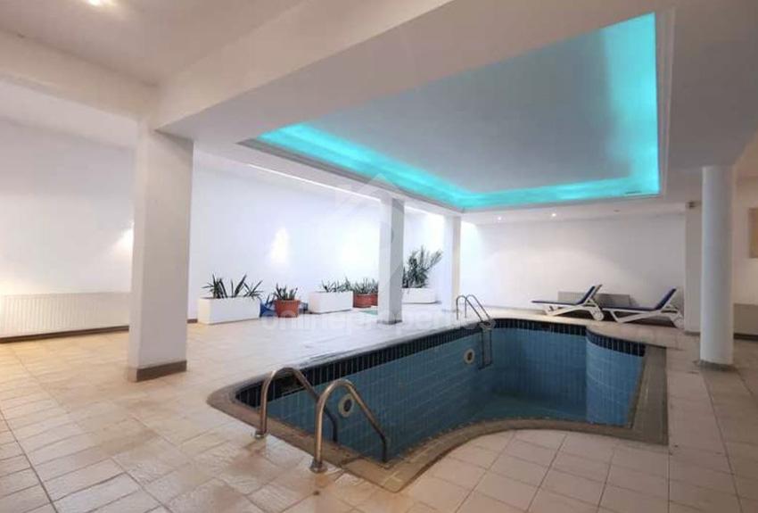 To change image, hover mouse over thumbnails below