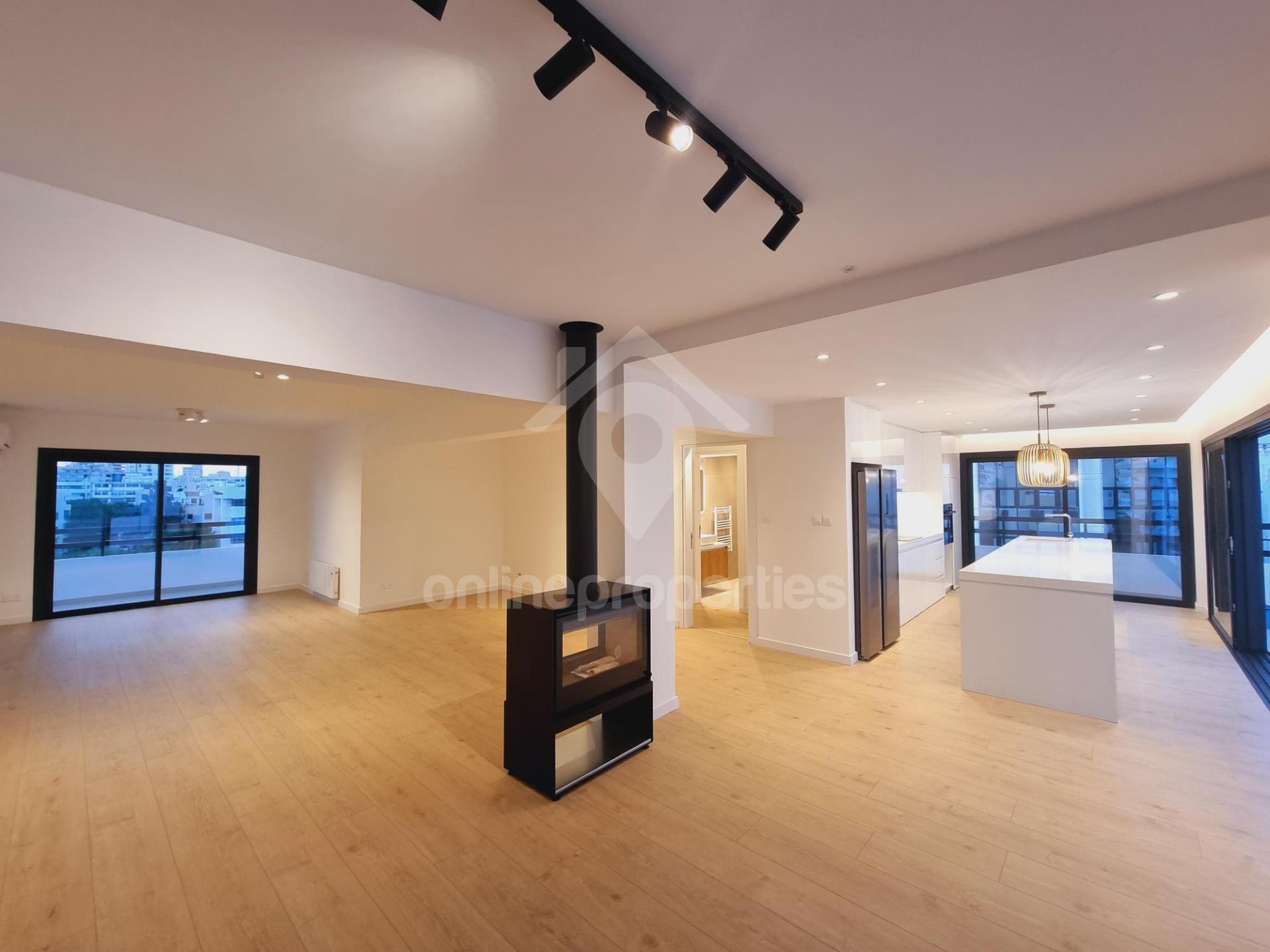 To change image, hover mouse over thumbnails below