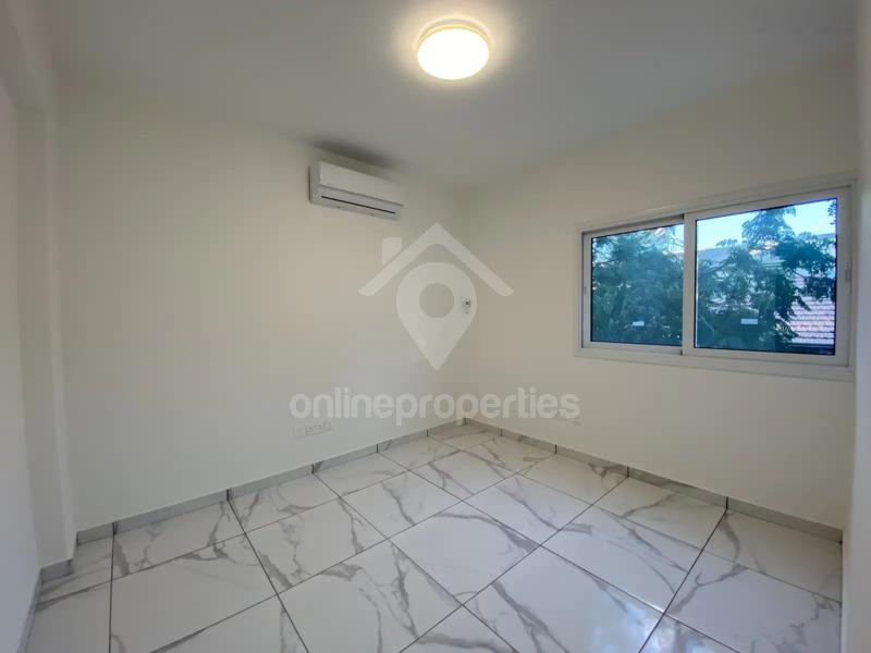 To change image, hover mouse over thumbnails below