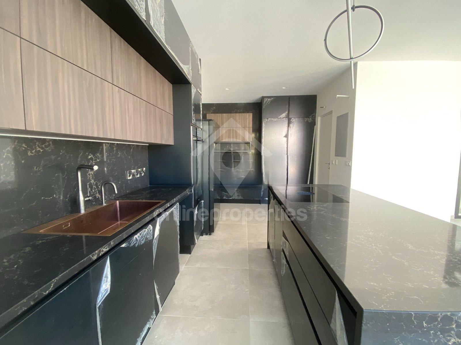 To change image, hover mouse over thumbnails below