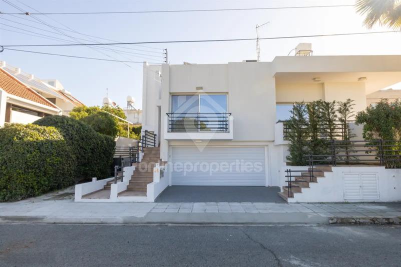  Your Modern Sanctuary in Engomi | 3+1 Bed + Private Garden