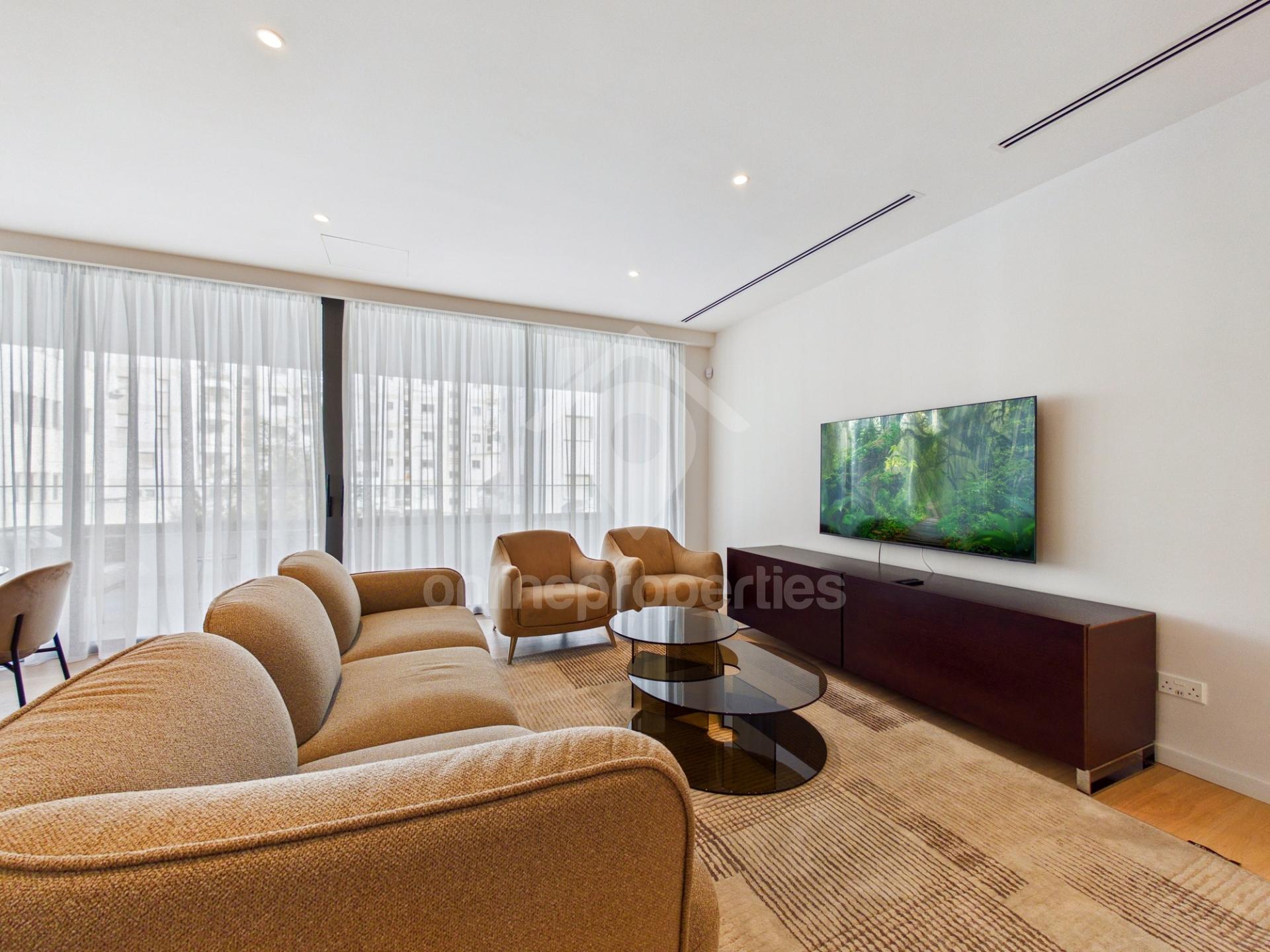 To change image, hover mouse over thumbnails below