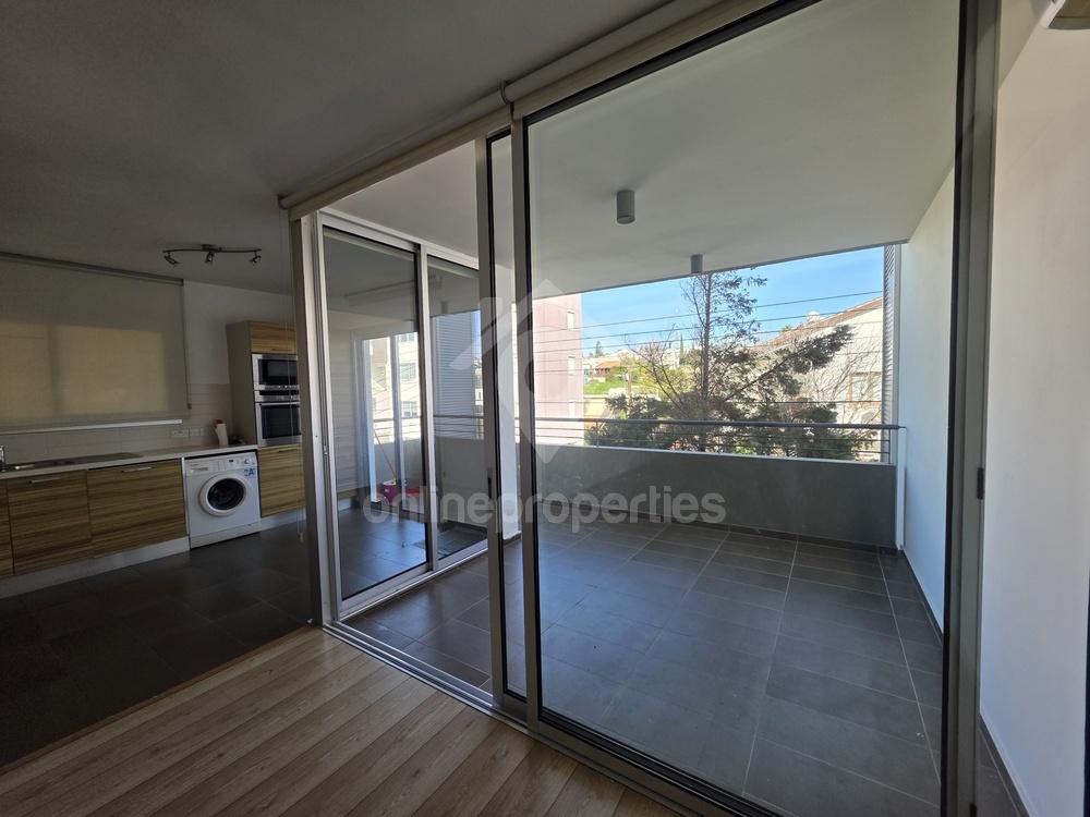 To change image, hover mouse over thumbnails below