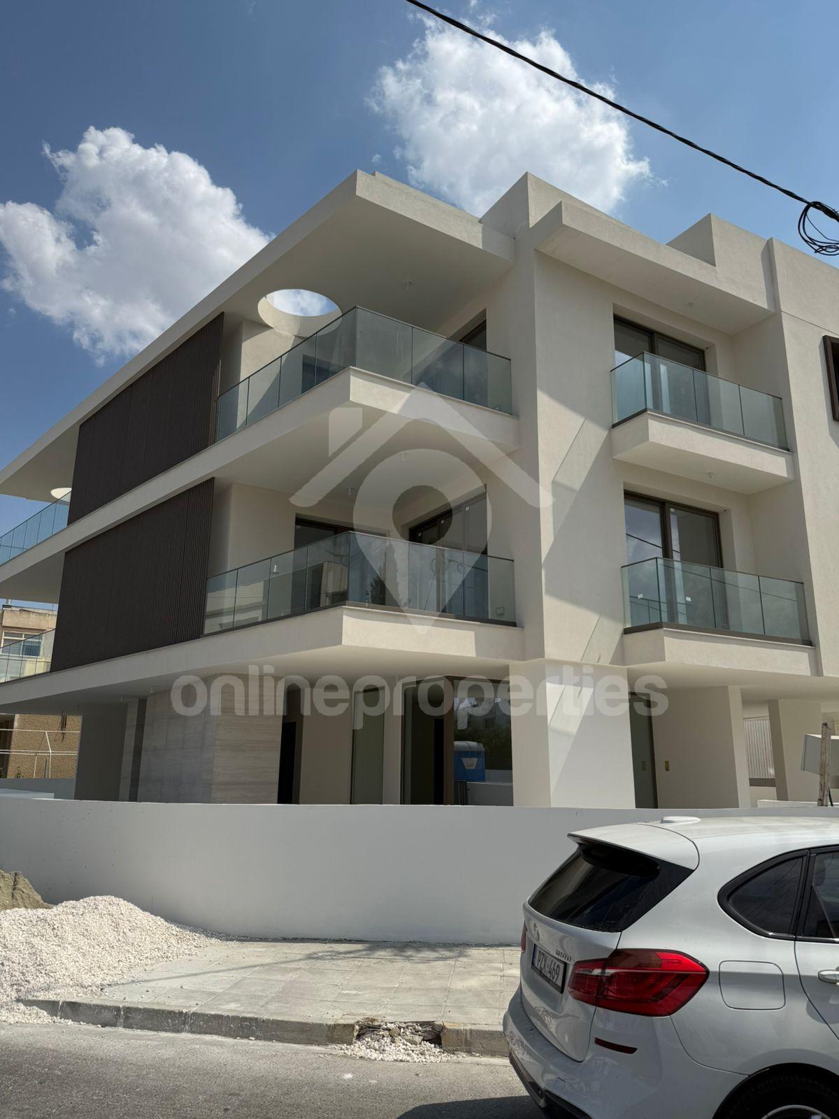 To change image, hover mouse over thumbnails below