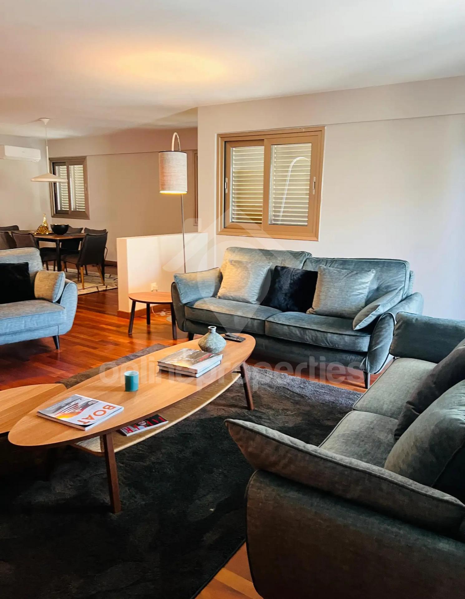 To change image, hover mouse over thumbnails below