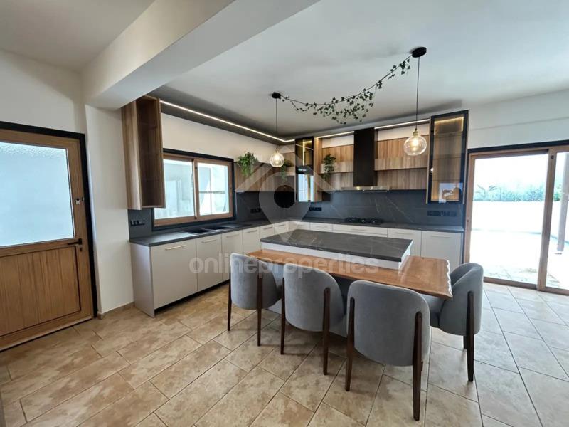 To change image, hover mouse over thumbnails below