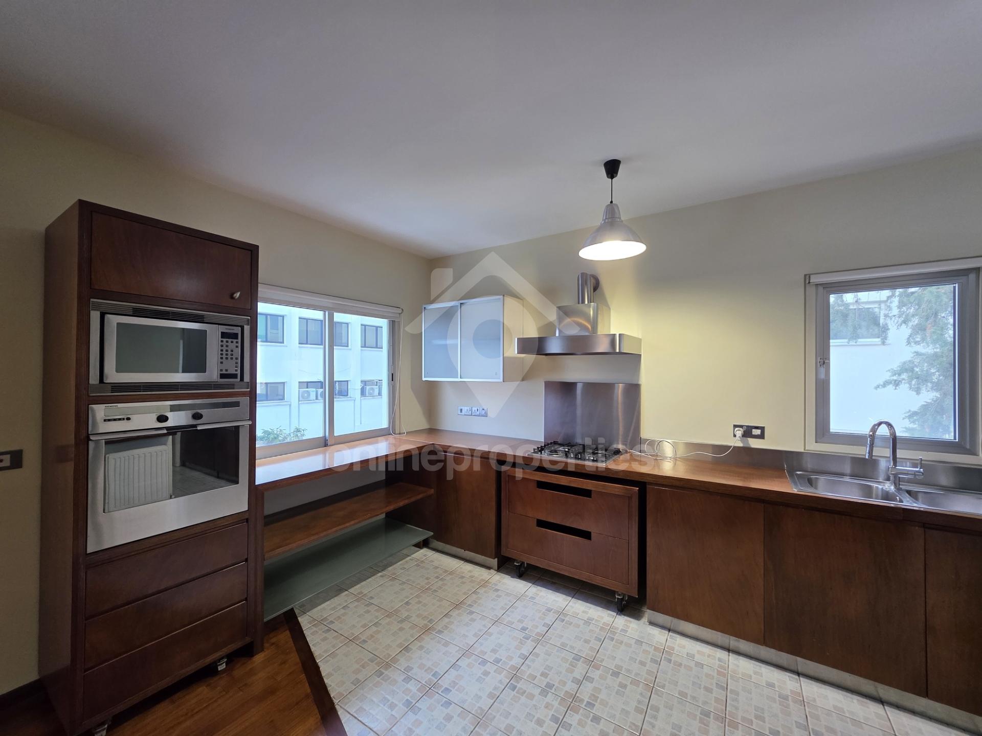 To change image, hover mouse over thumbnails below