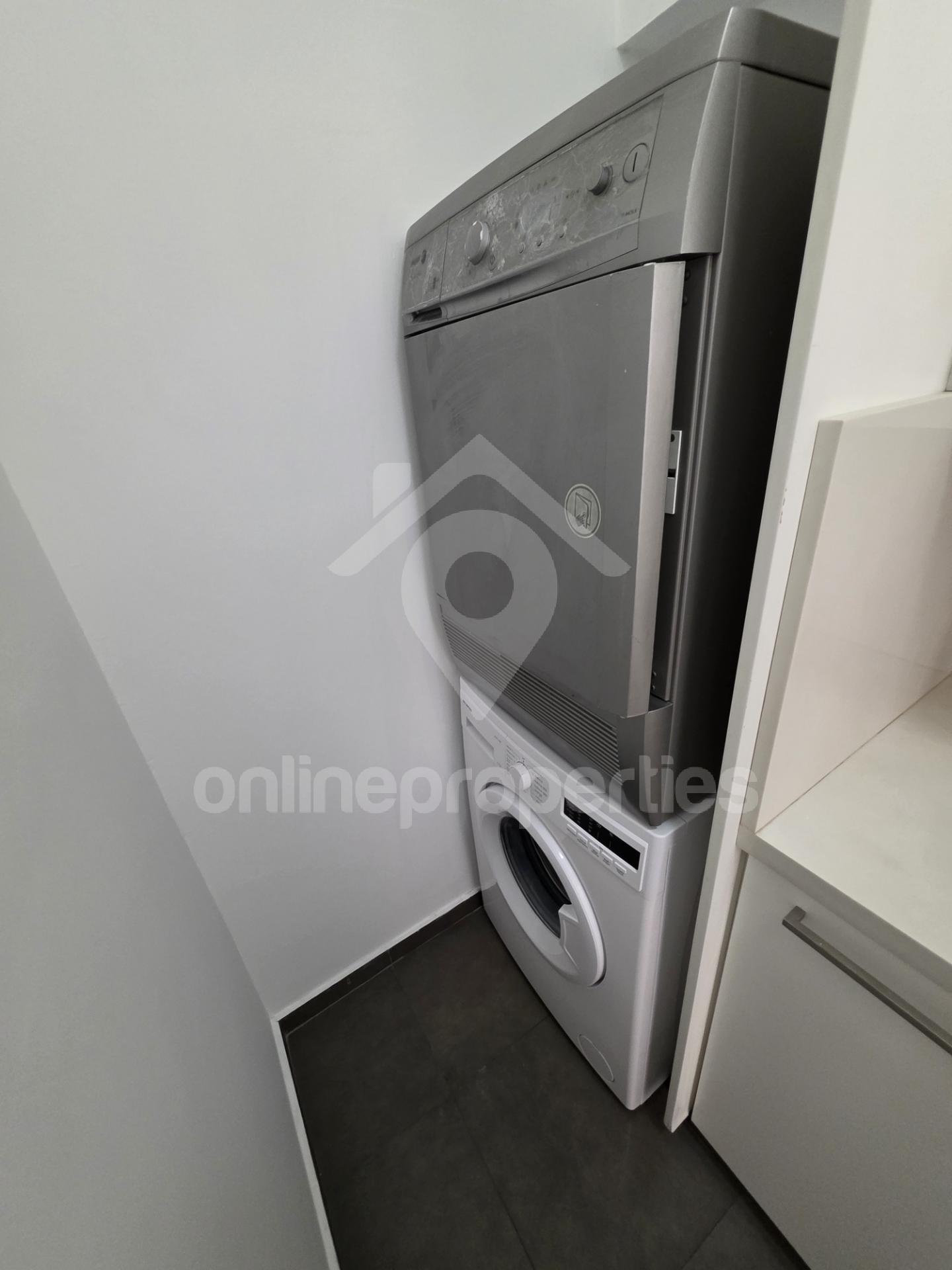 To change image, hover mouse over thumbnails below