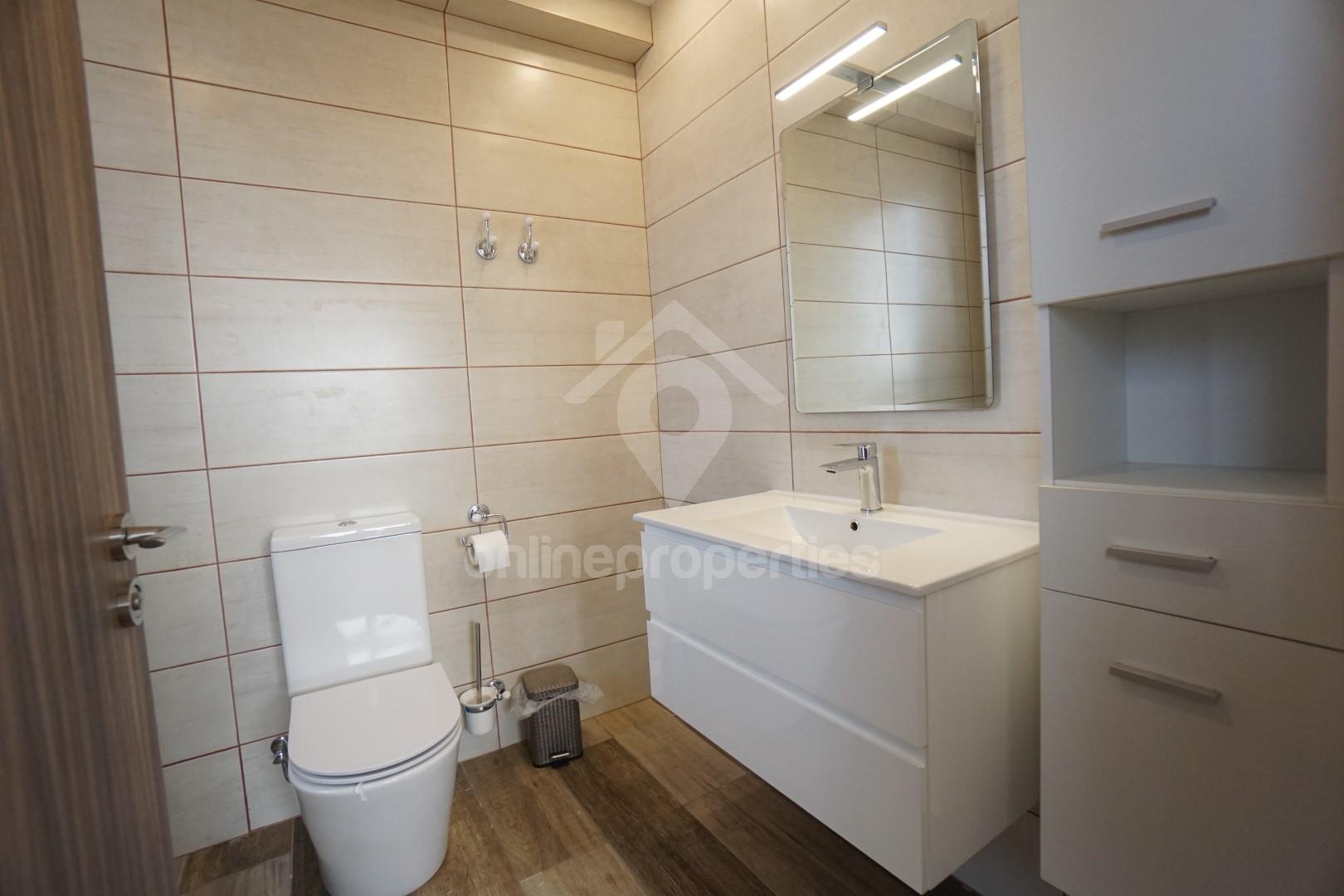 To change image, hover mouse over thumbnails below