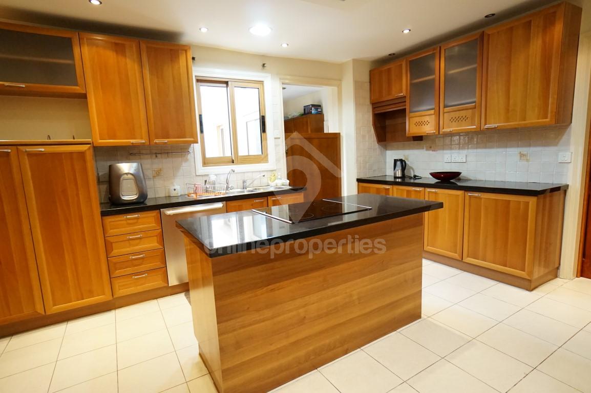 To change image, hover mouse over thumbnails below