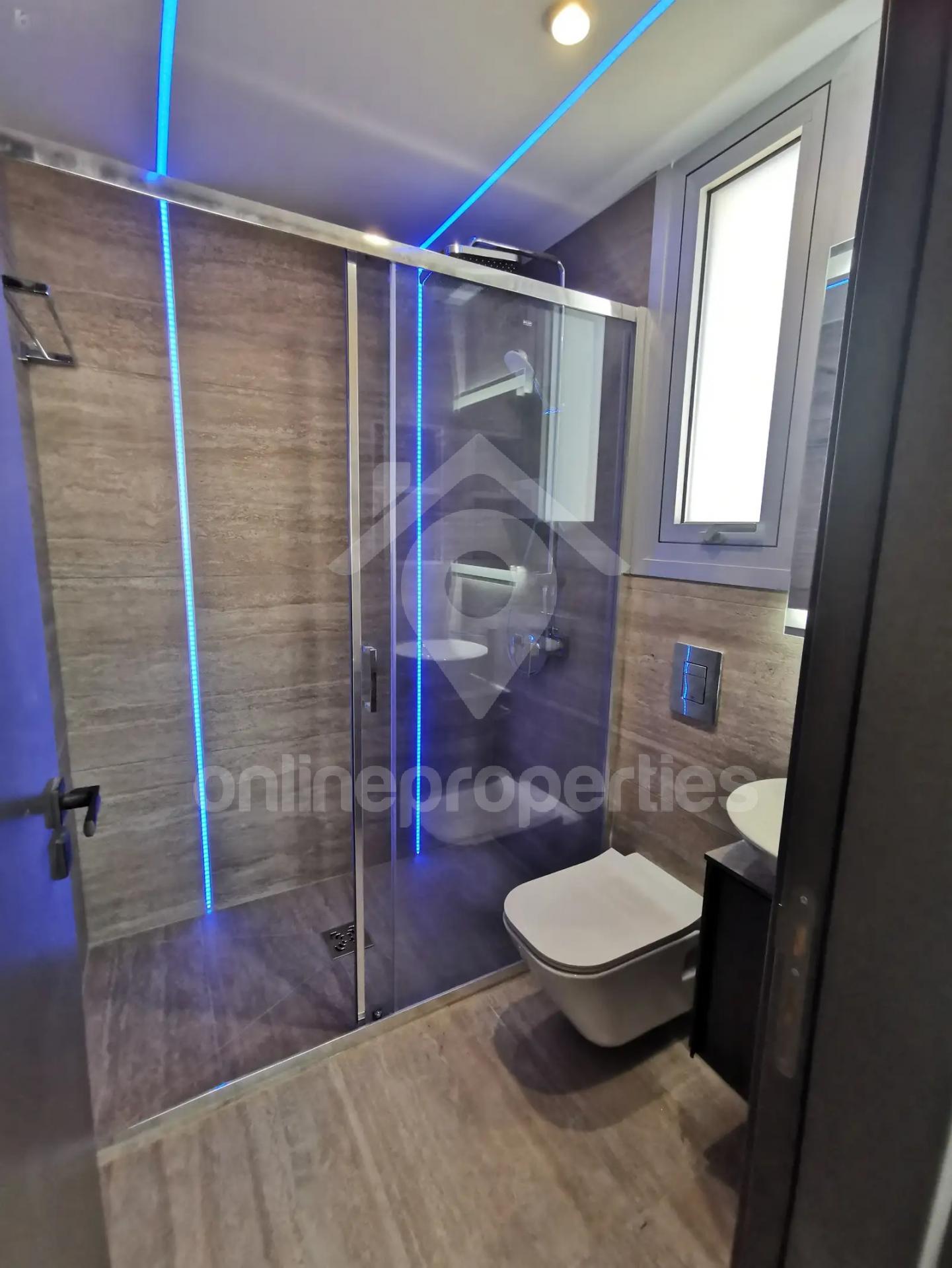 To change image, hover mouse over thumbnails below