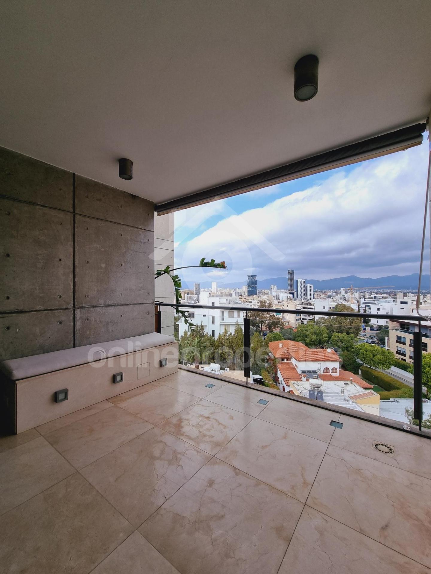 To change image, hover mouse over thumbnails below