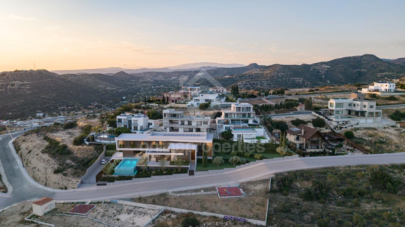 To change image, hover mouse over thumbnails below