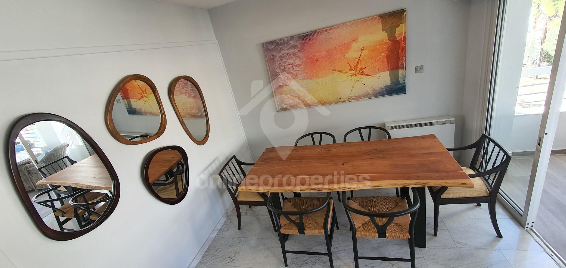 To change image, hover mouse over thumbnails below