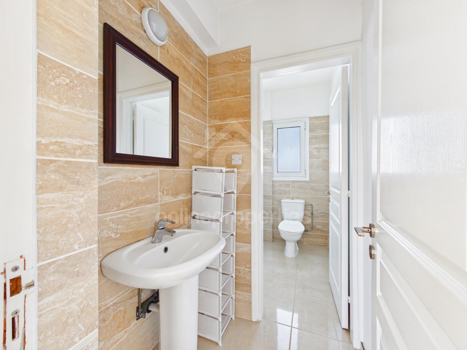 To change image, hover mouse over thumbnails below