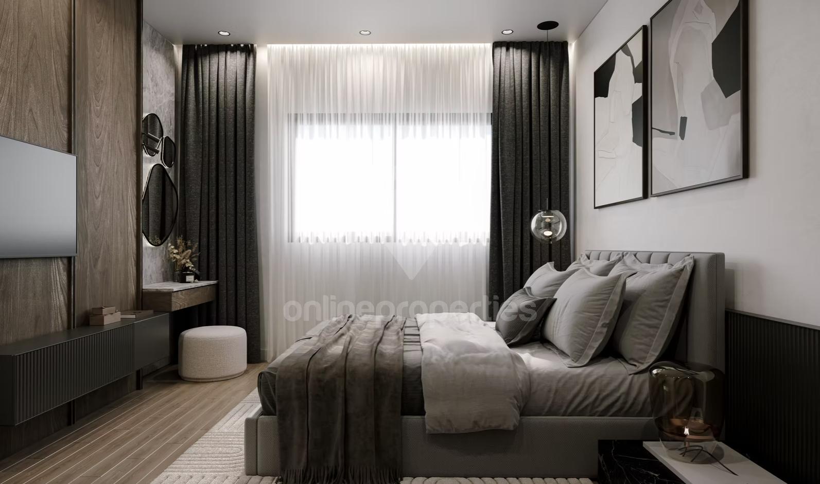 To change image, hover mouse over thumbnails below