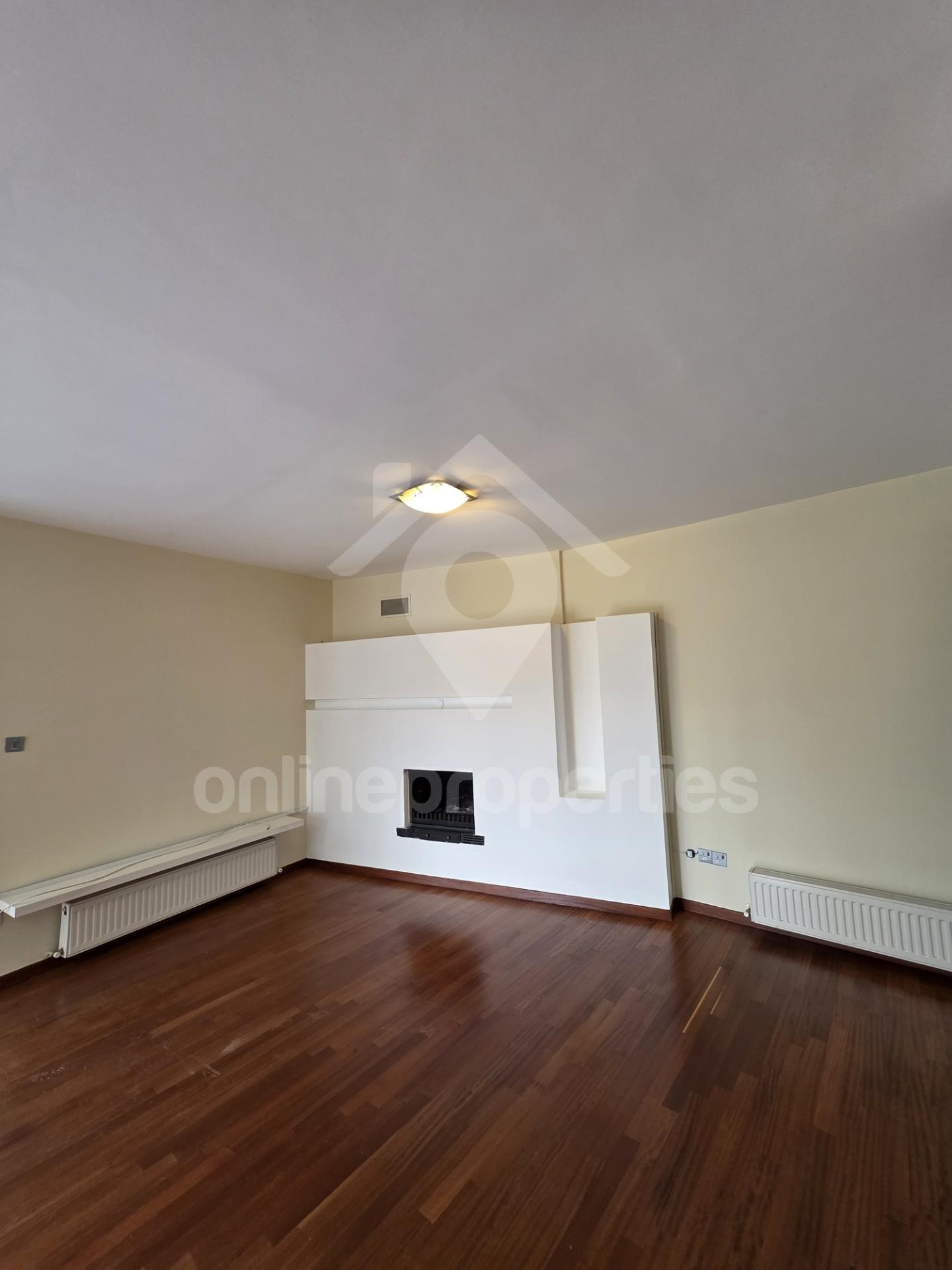 To change image, hover mouse over thumbnails below