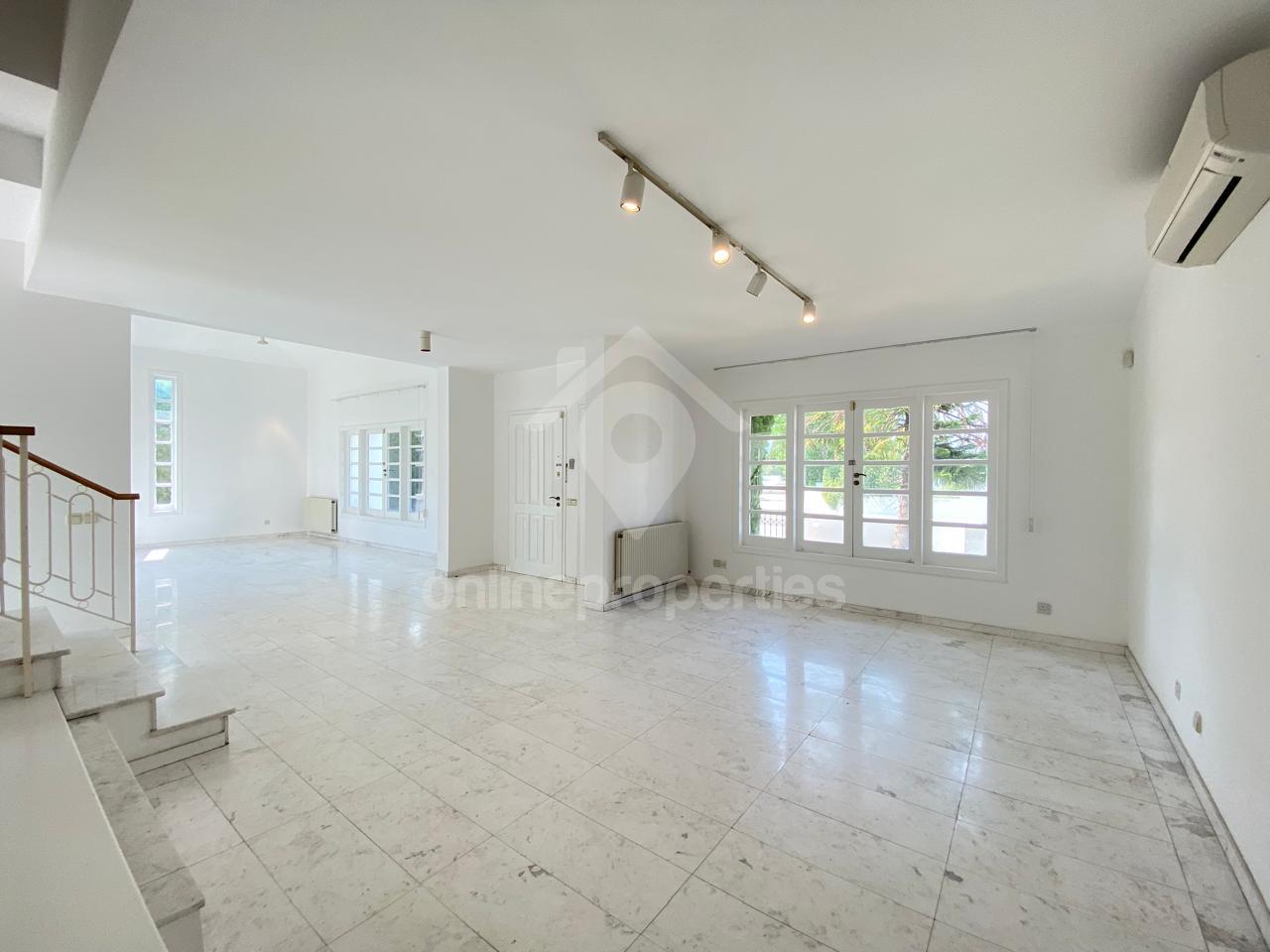 To change image, hover mouse over thumbnails below