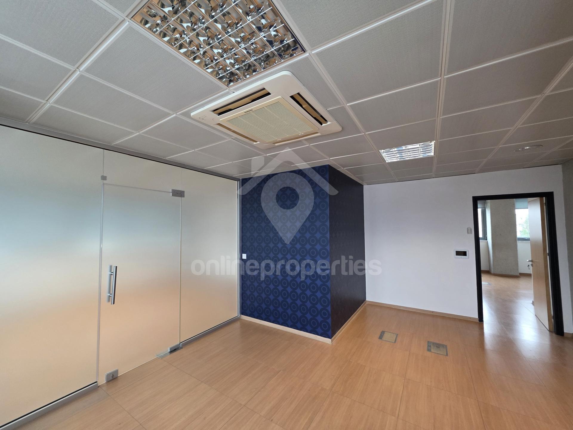 To change image, hover mouse over thumbnails below