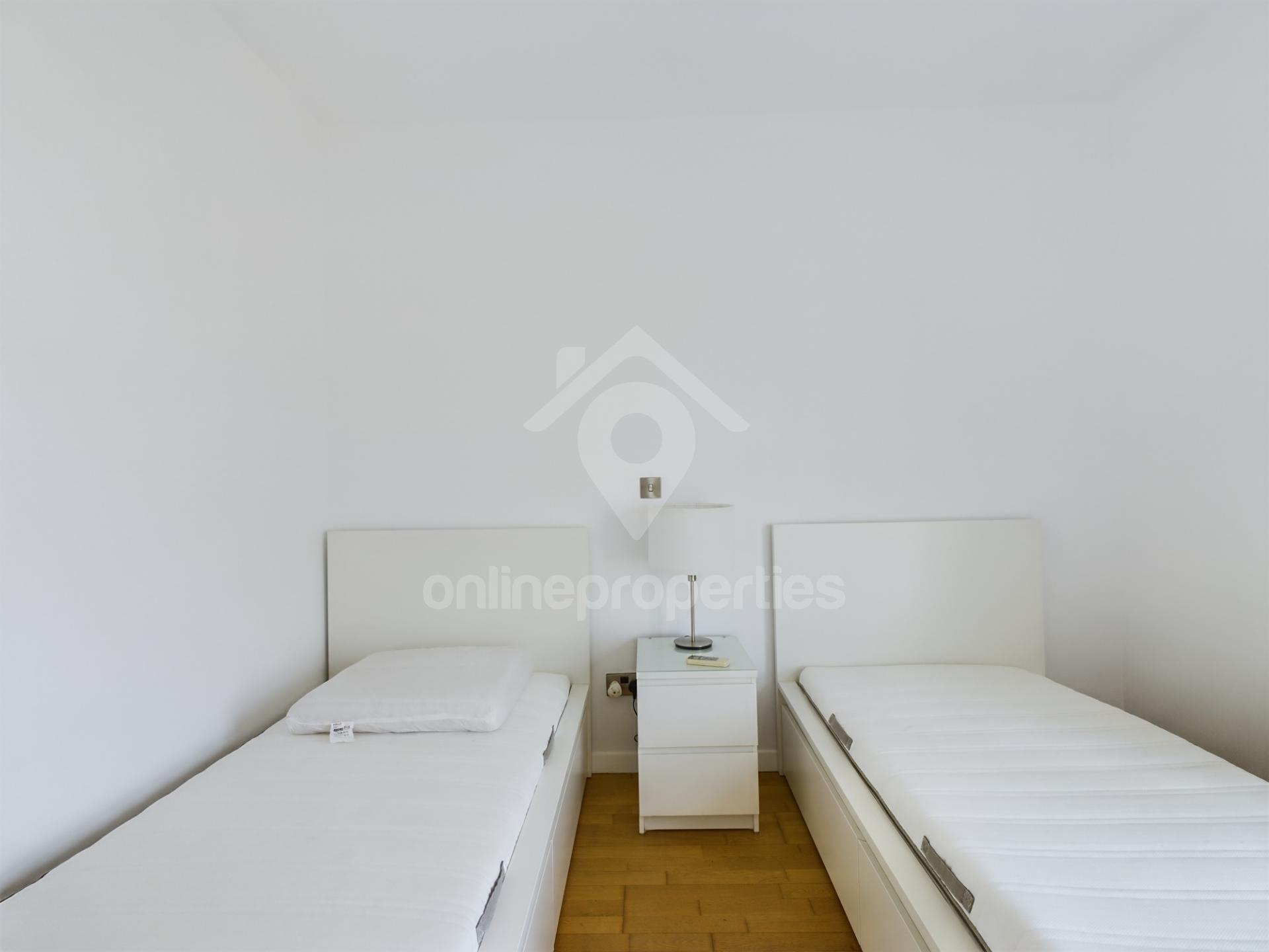 To change image, hover mouse over thumbnails below