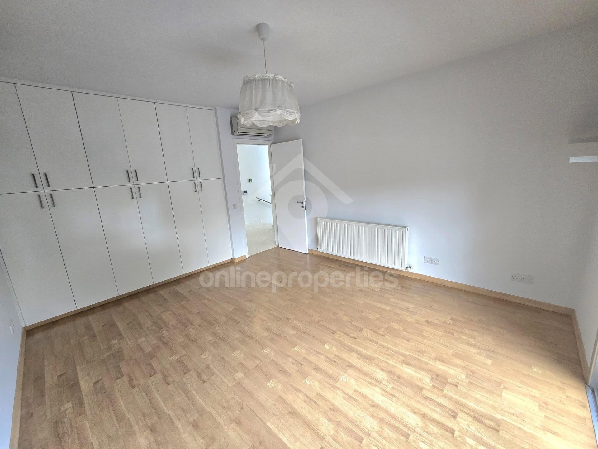 To change image, hover mouse over thumbnails below