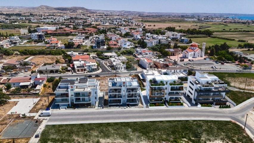 To change image, hover mouse over thumbnails below