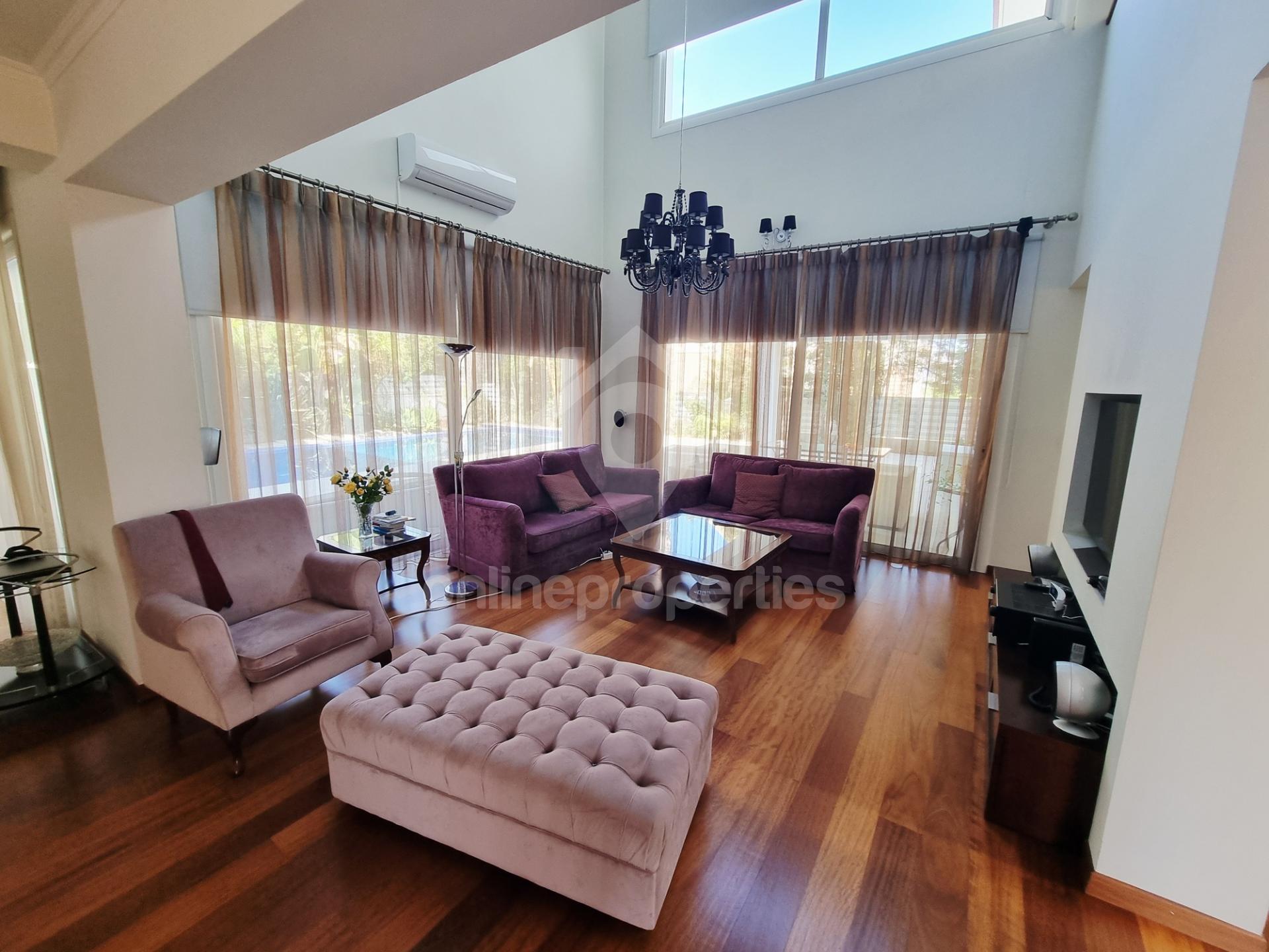 To change image, hover mouse over thumbnails below