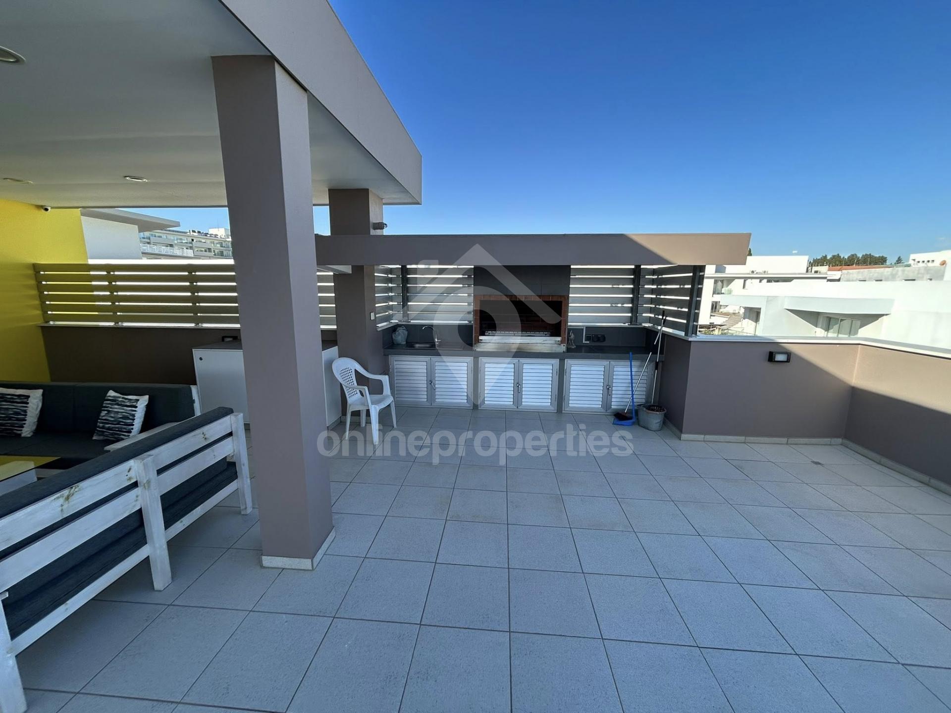 To change image, hover mouse over thumbnails below