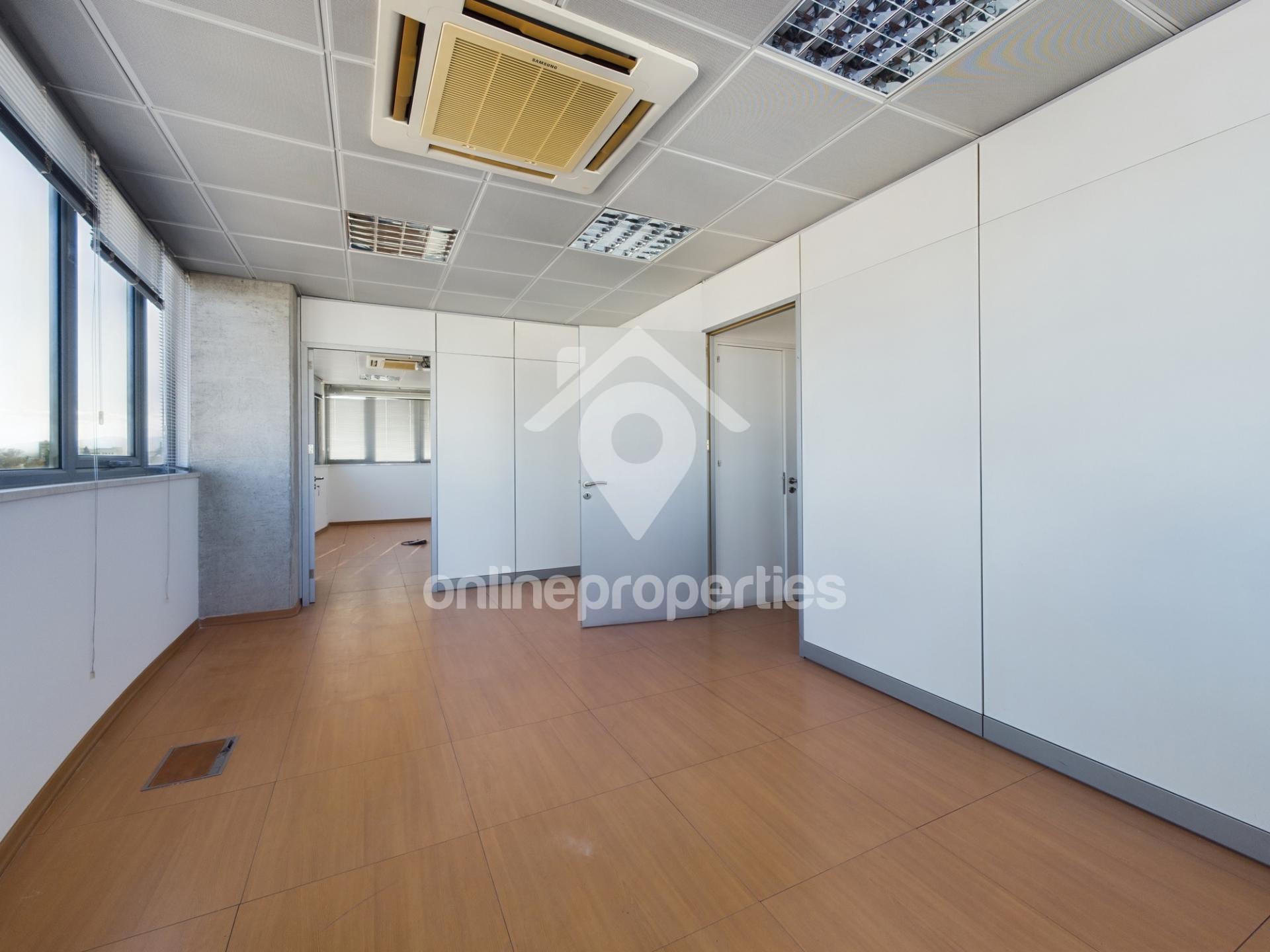 To change image, hover mouse over thumbnails below