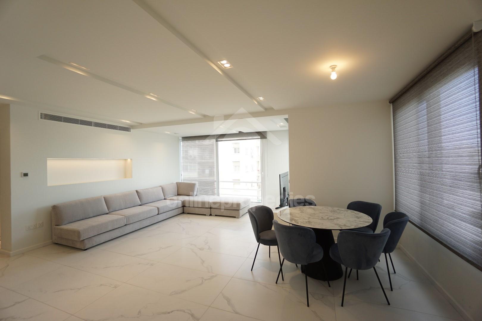 To change image, hover mouse over thumbnails below