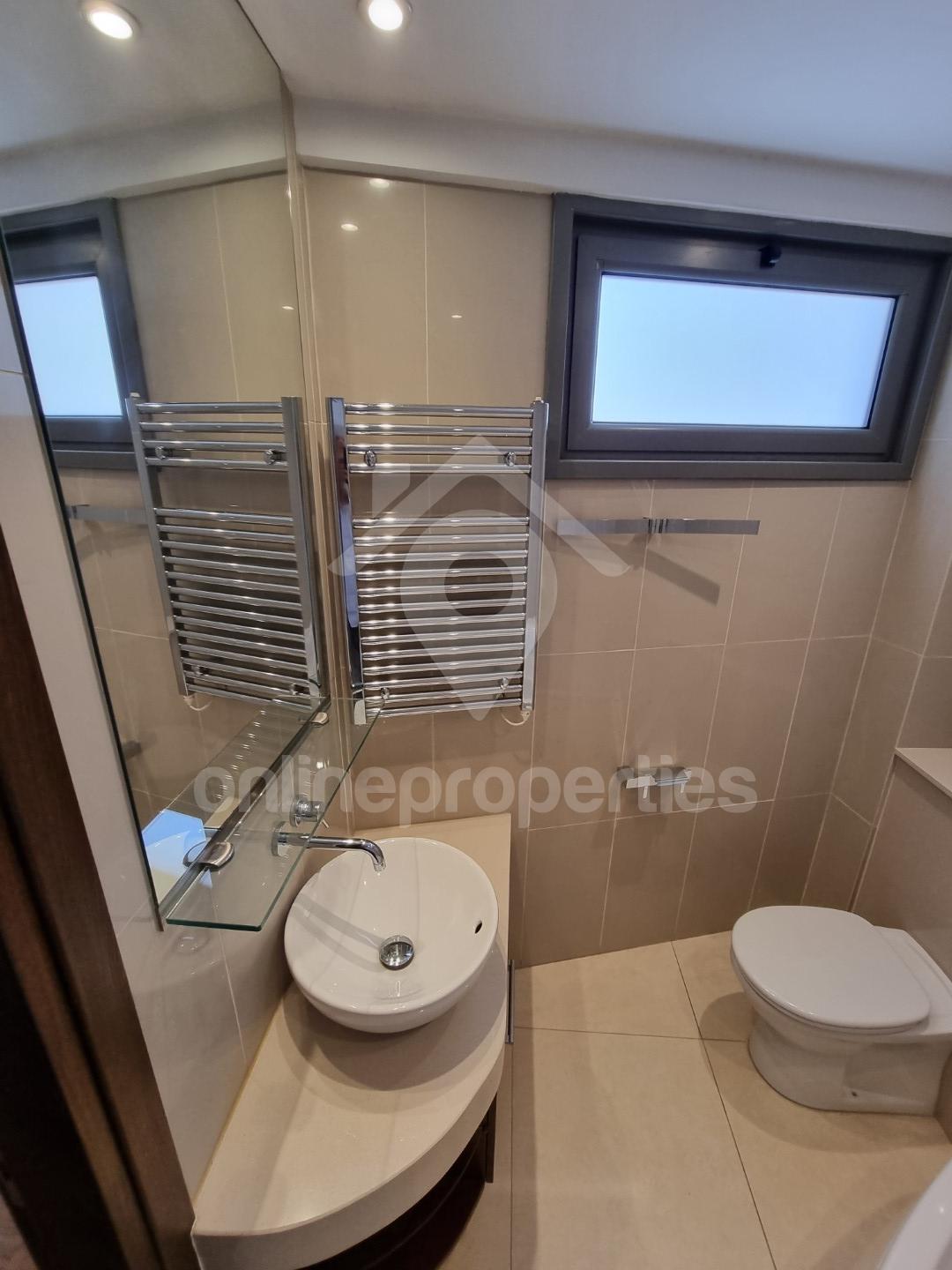 To change image, hover mouse over thumbnails below