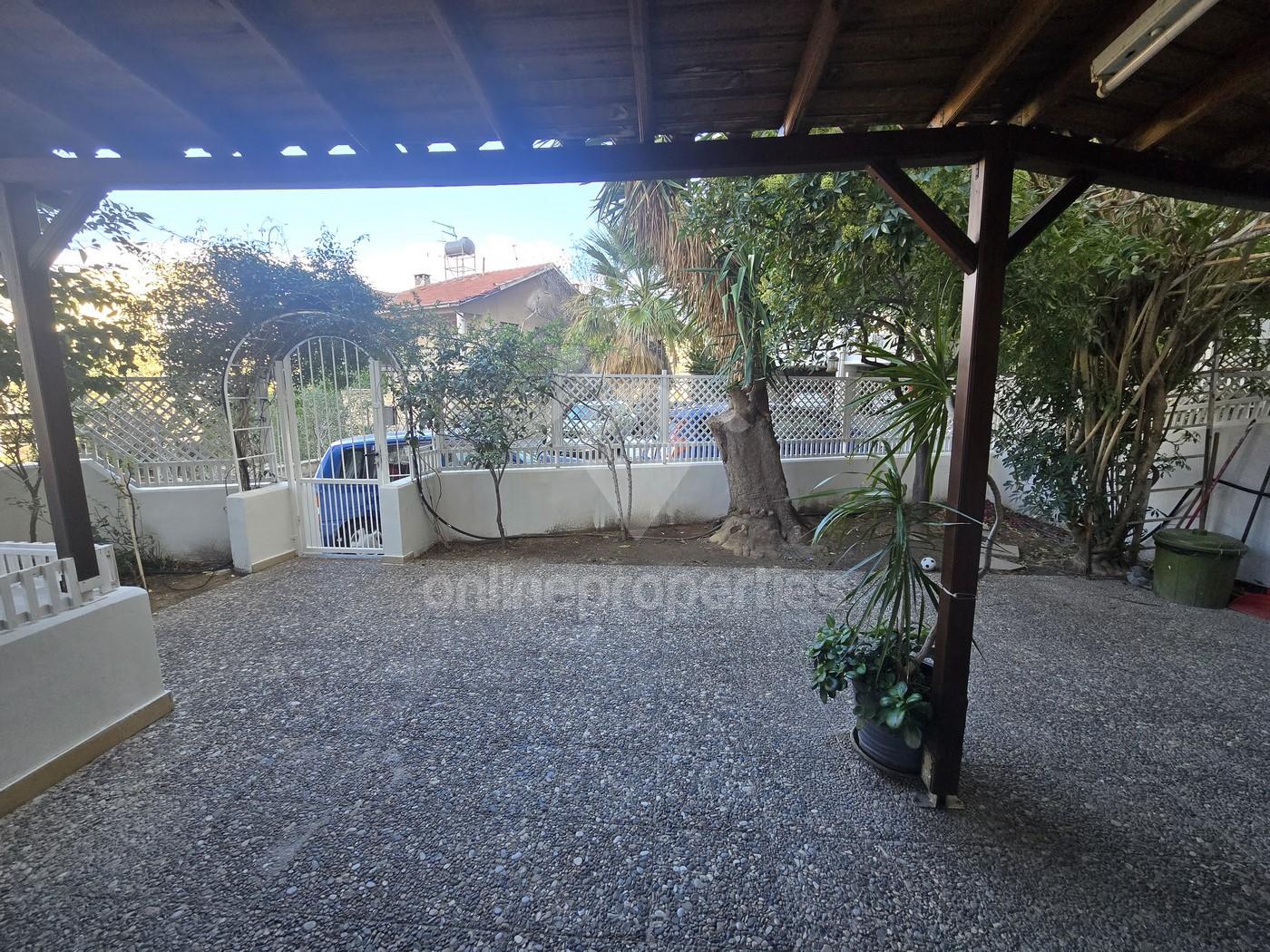 To change image, hover mouse over thumbnails below