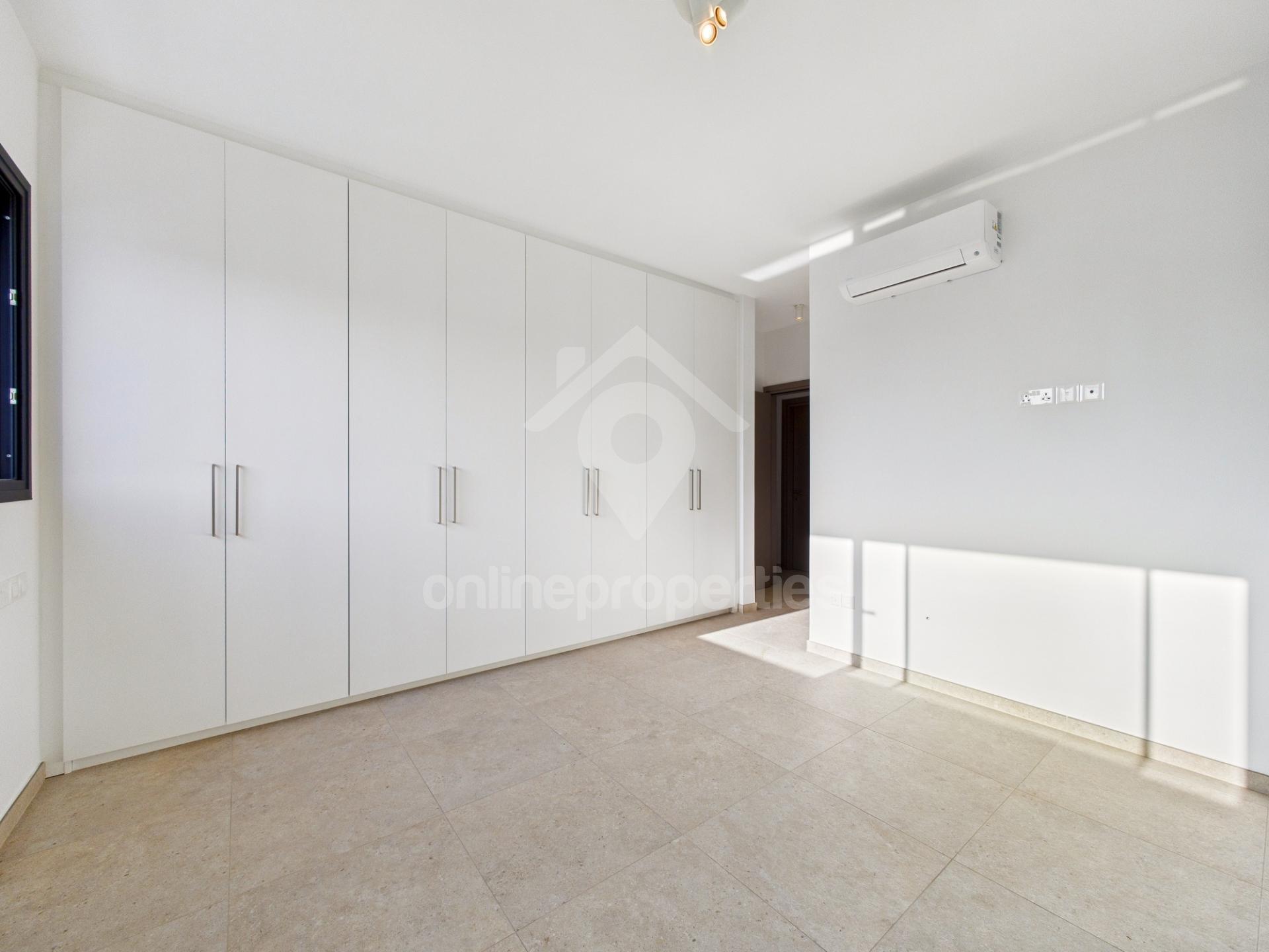 To change image, hover mouse over thumbnails below