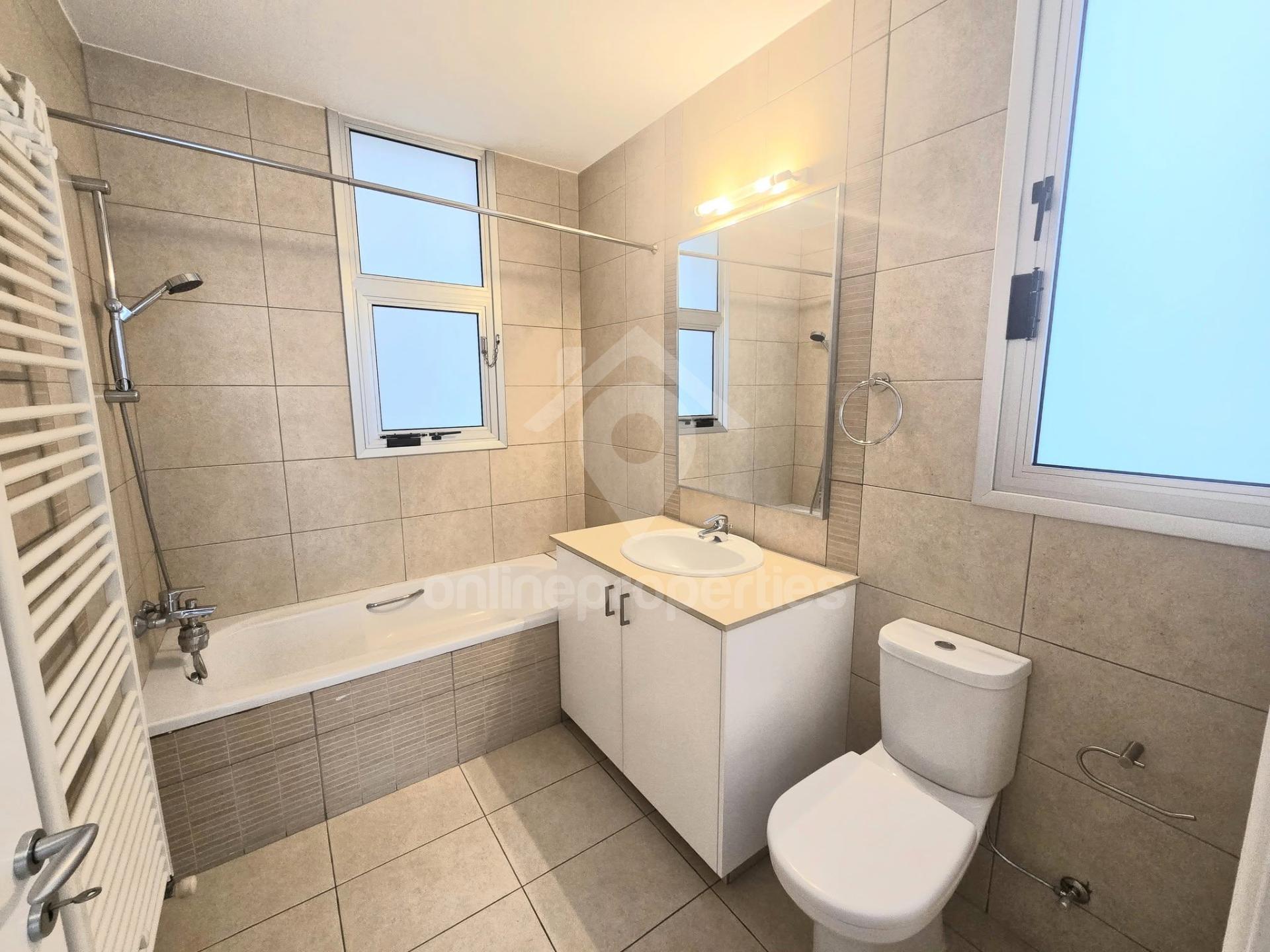 To change image, hover mouse over thumbnails below