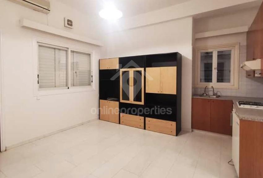 To change image, hover mouse over thumbnails below