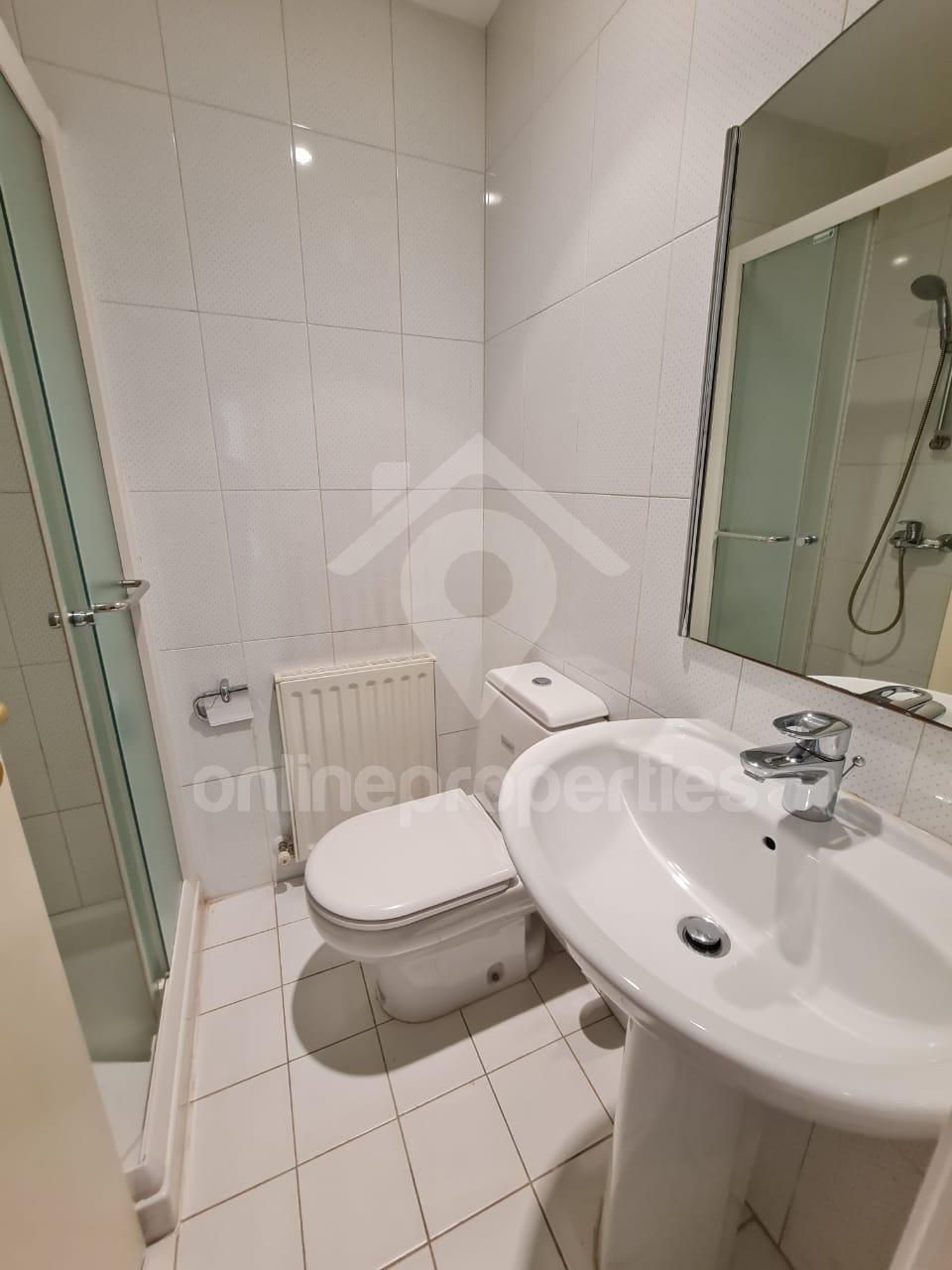 To change image, hover mouse over thumbnails below