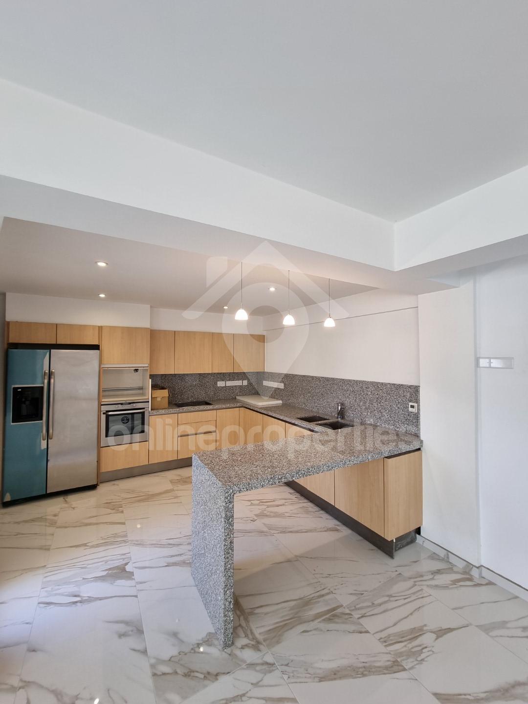 To change image, hover mouse over thumbnails below