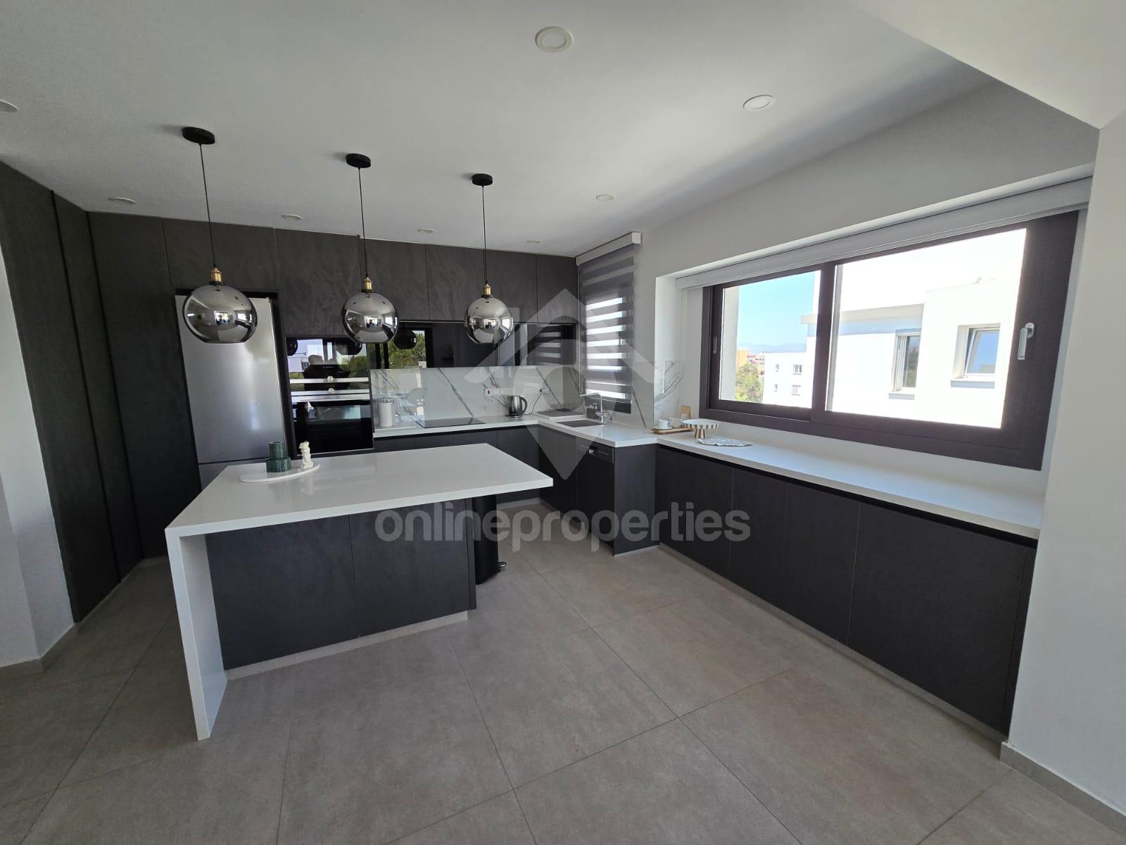 To change image, hover mouse over thumbnails below