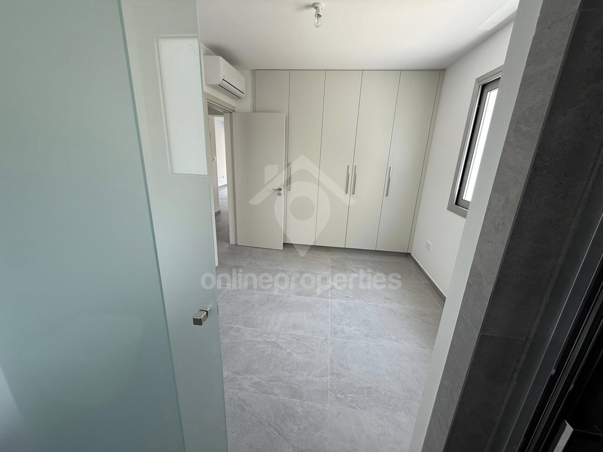 To change image, hover mouse over thumbnails below