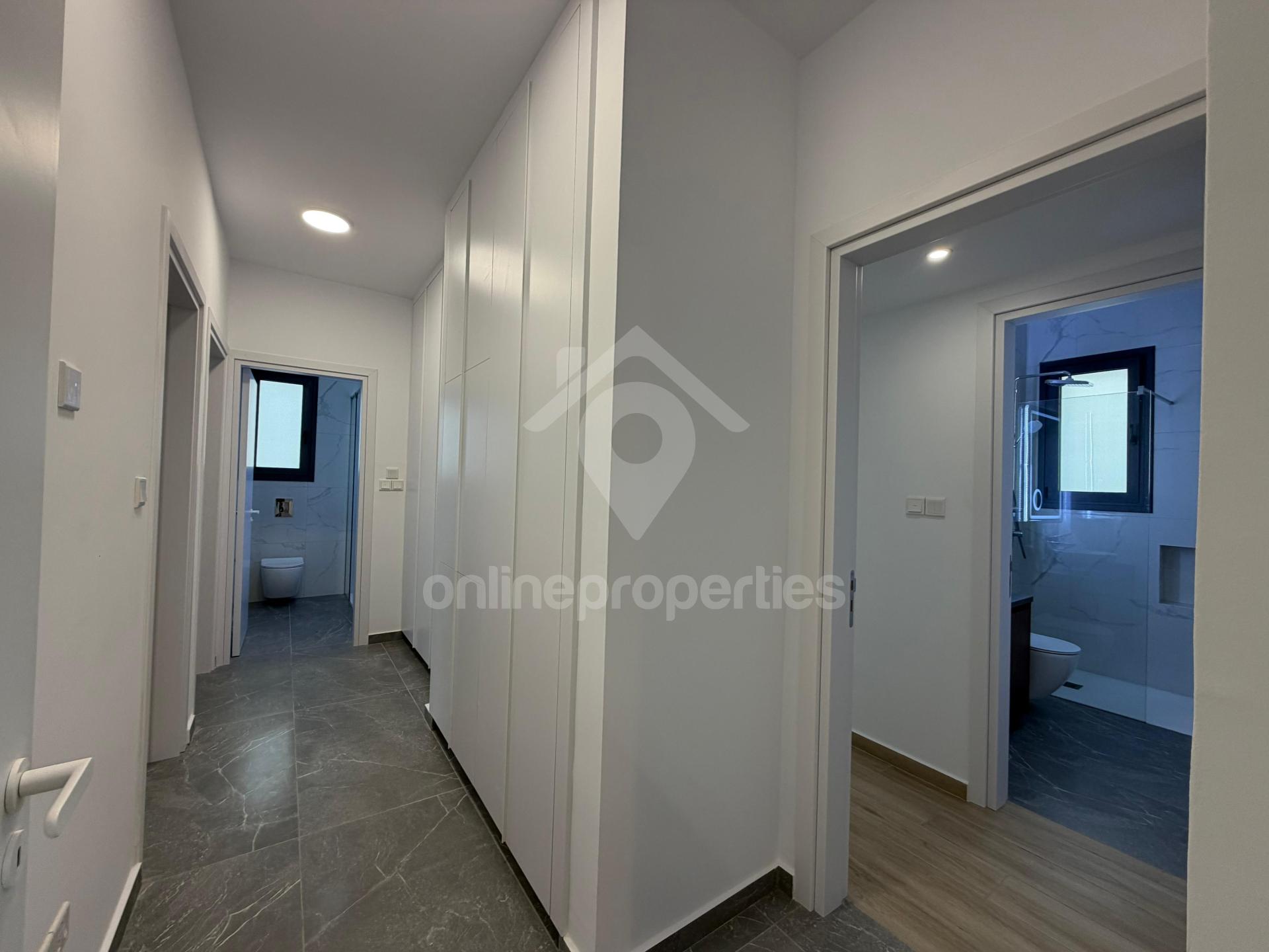 To change image, hover mouse over thumbnails below