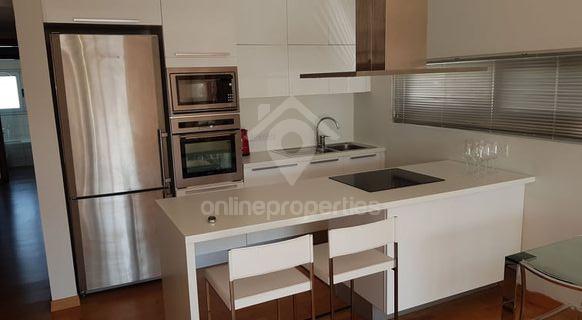 To change image, hover mouse over thumbnails below