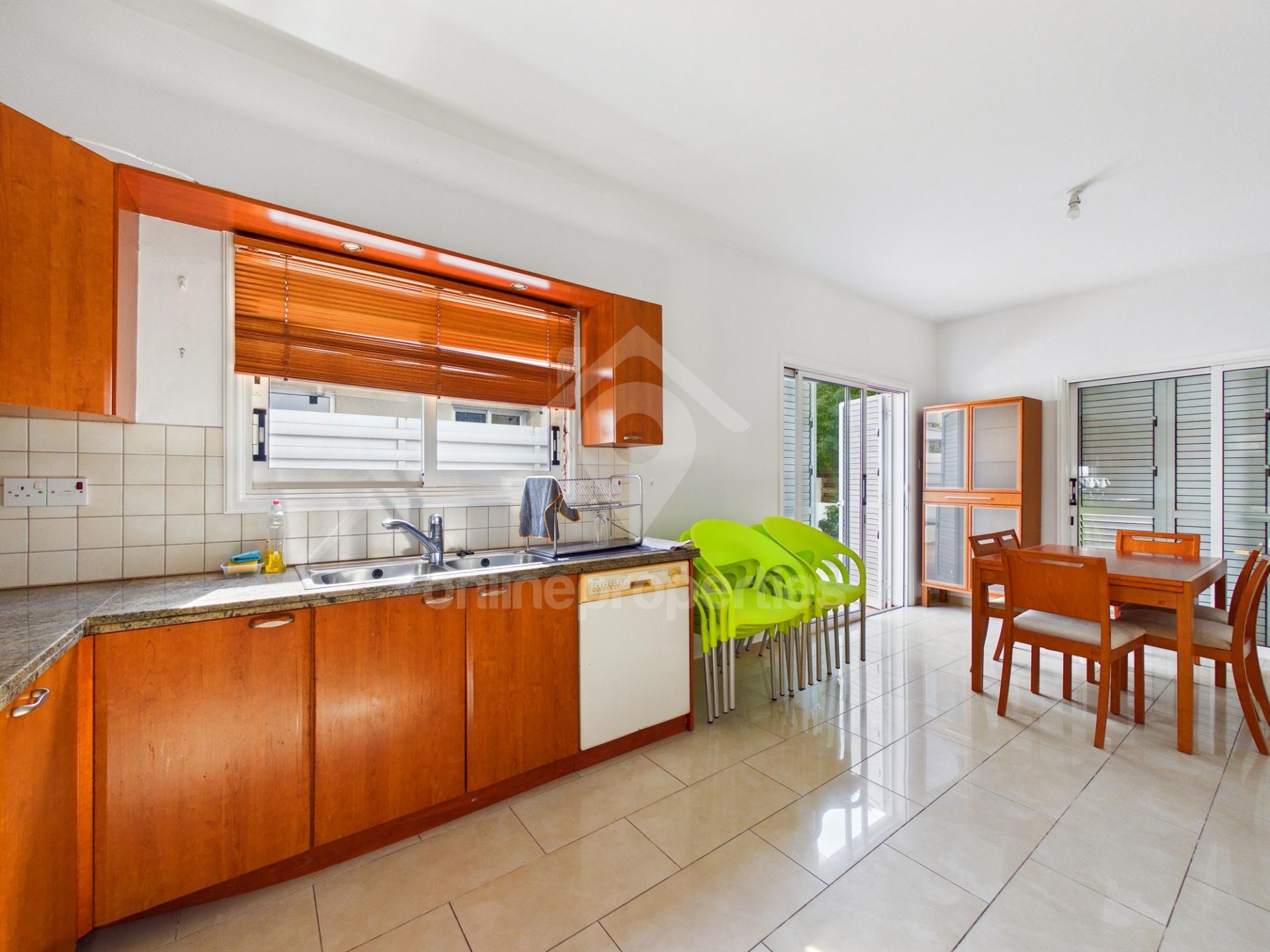 To change image, hover mouse over thumbnails below