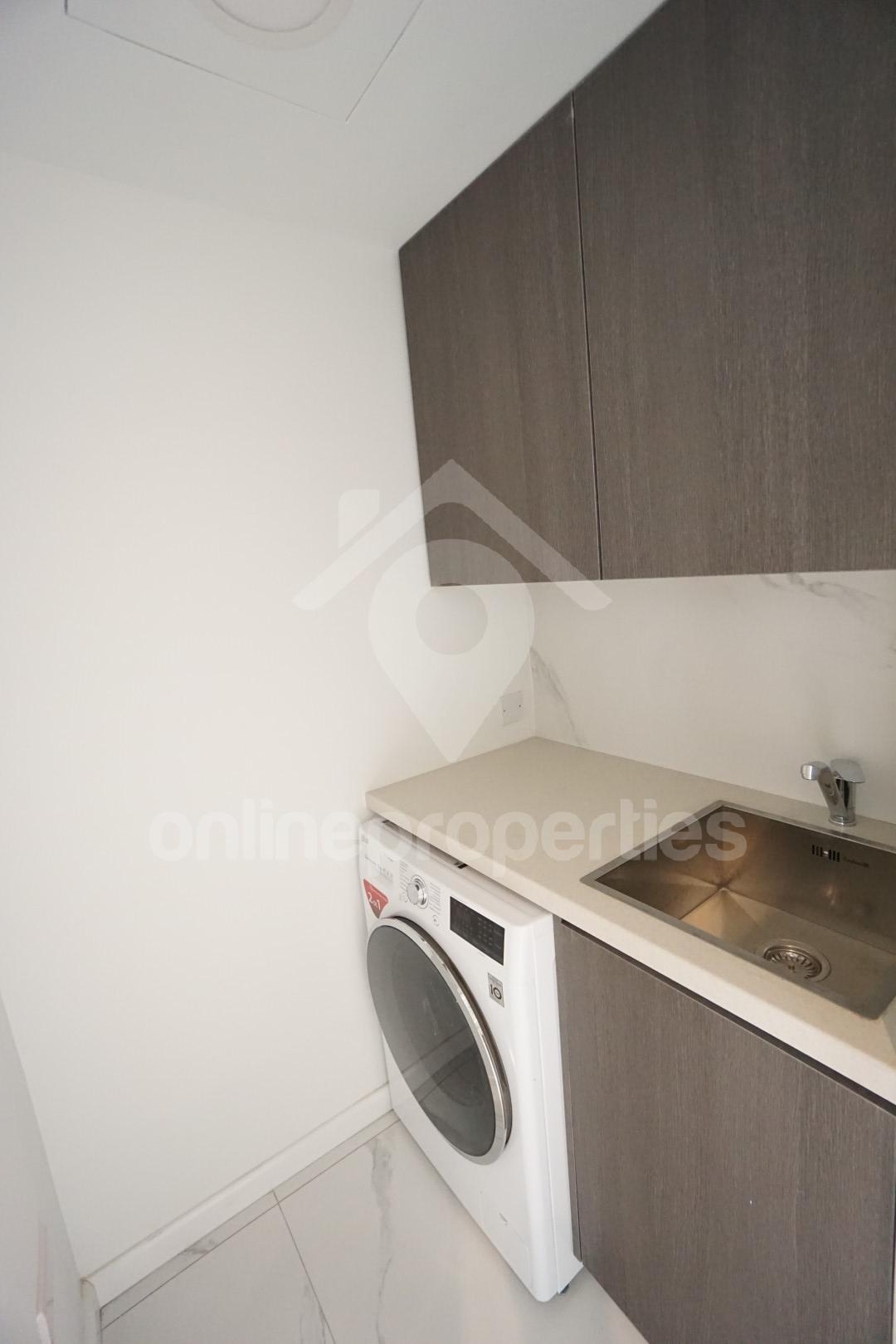 To change image, hover mouse over thumbnails below