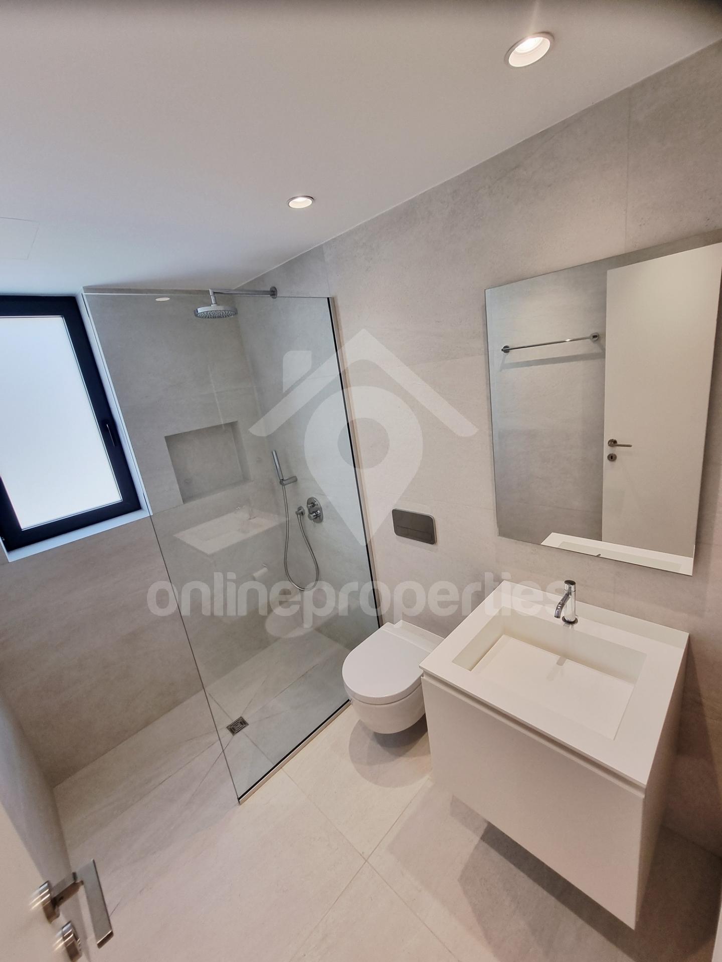 To change image, hover mouse over thumbnails below