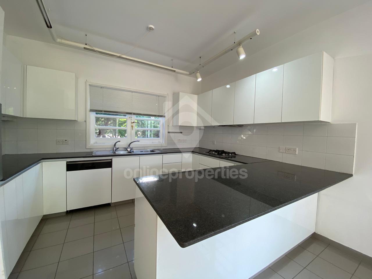 To change image, hover mouse over thumbnails below