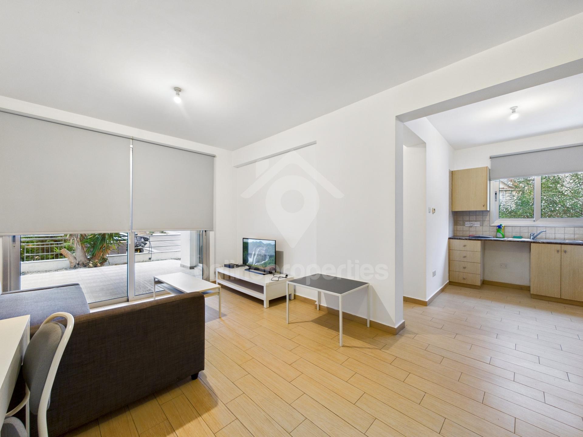 Apartment with a small garden