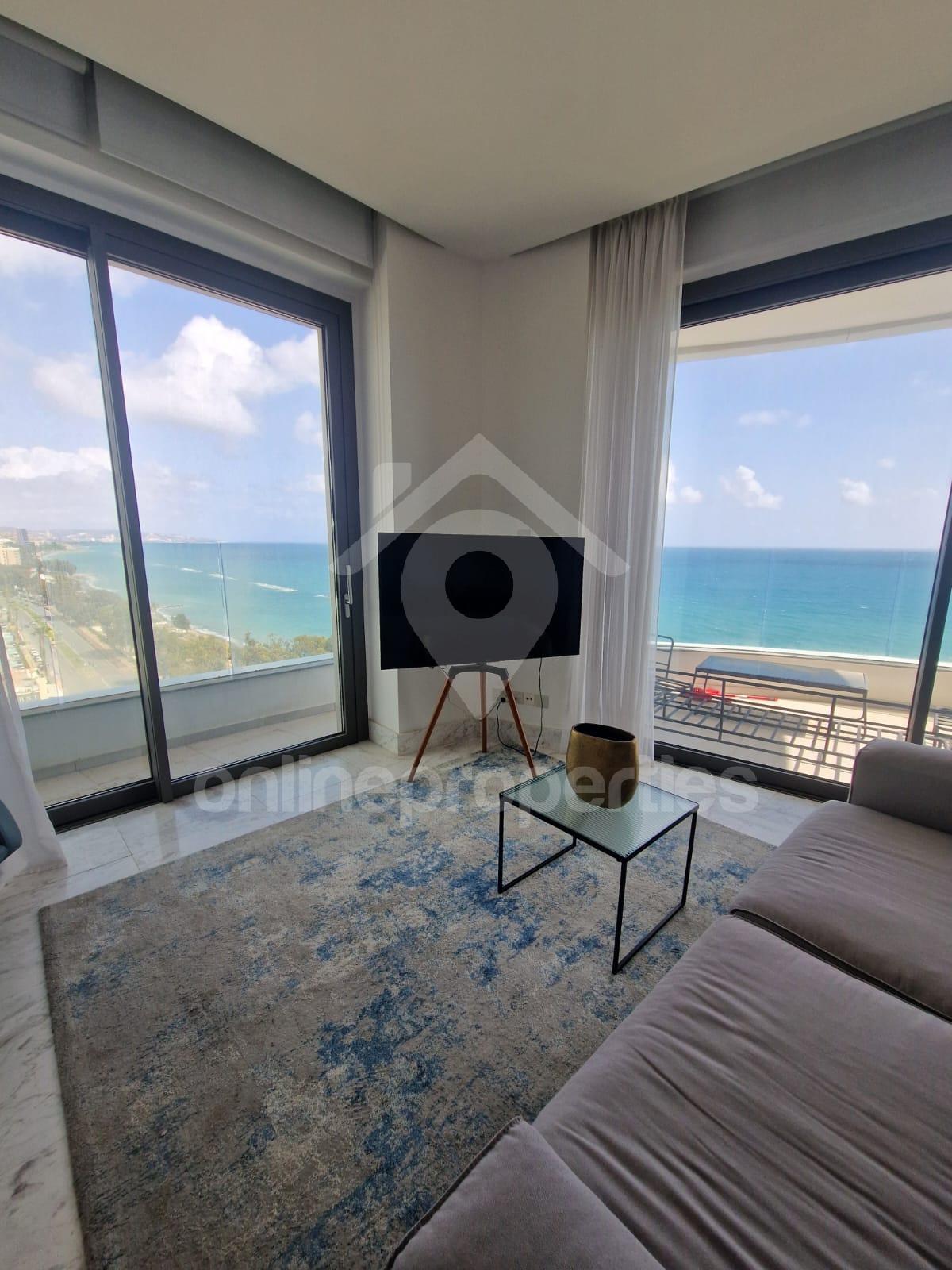 To change image, hover mouse over thumbnails below