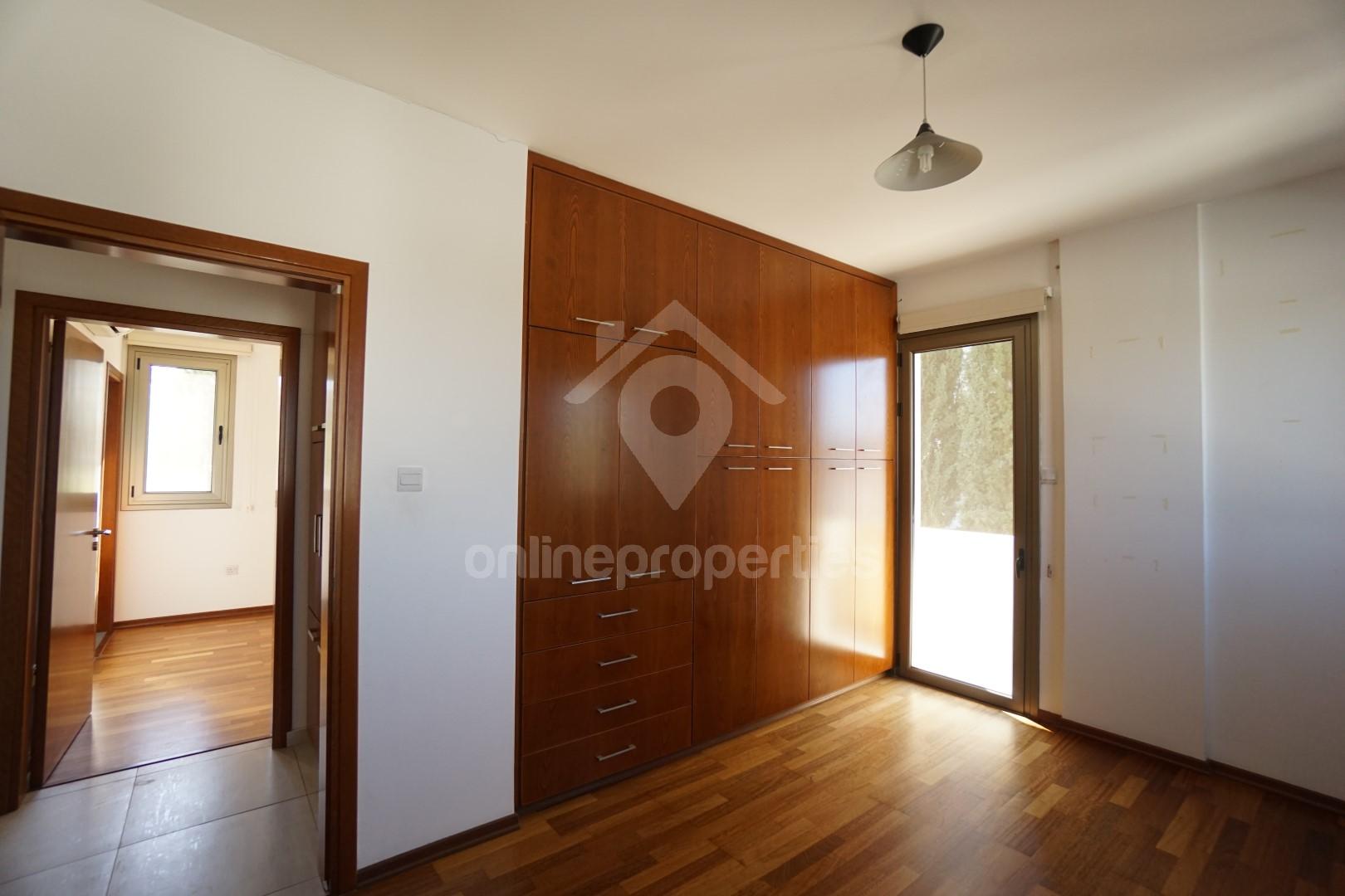 To change image, hover mouse over thumbnails below