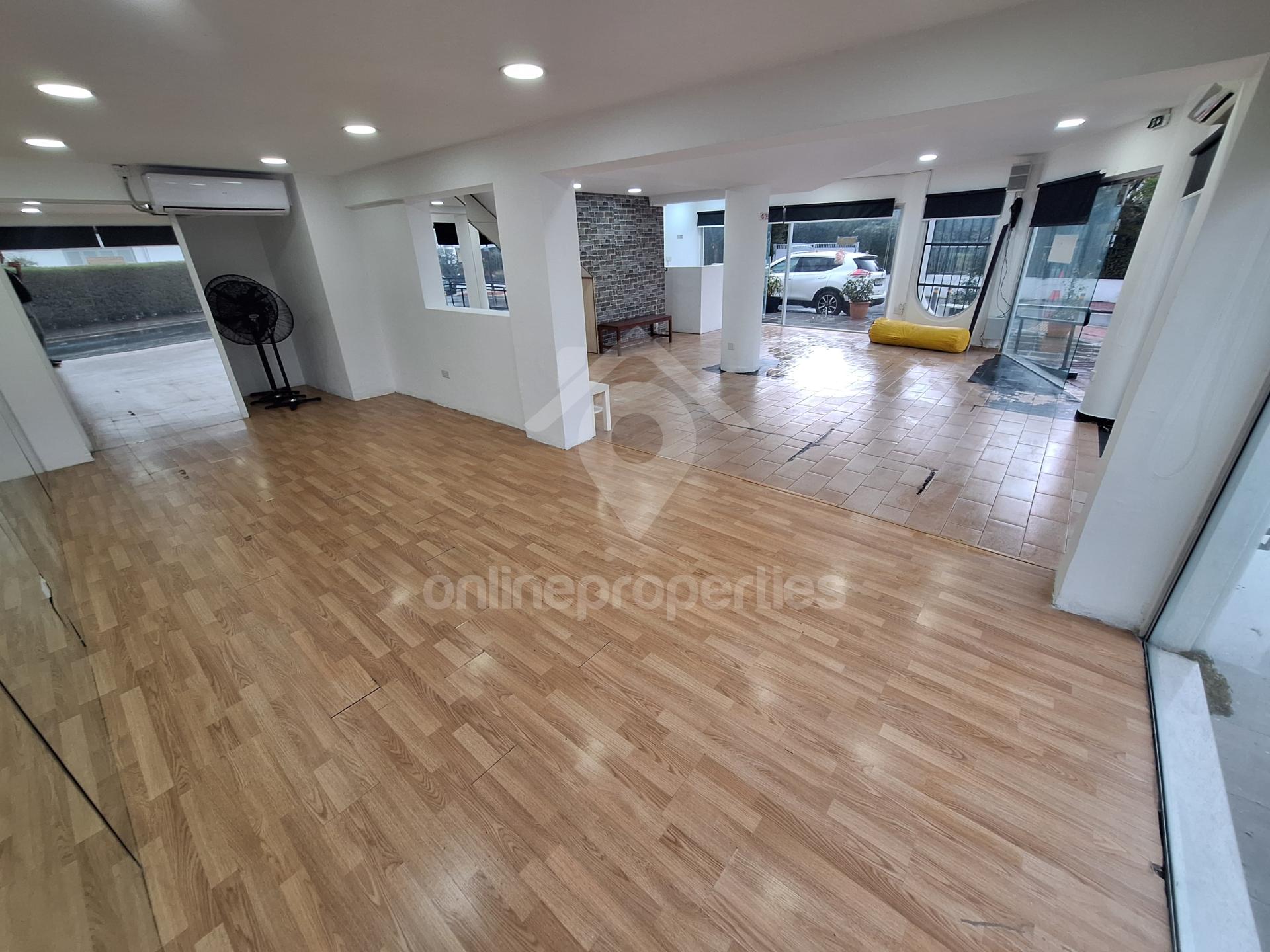 To change image, hover mouse over thumbnails below