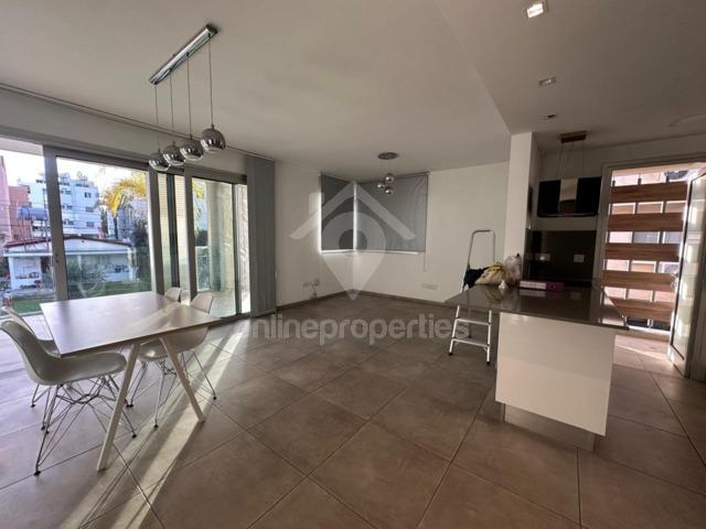 To change image, hover mouse over thumbnails below